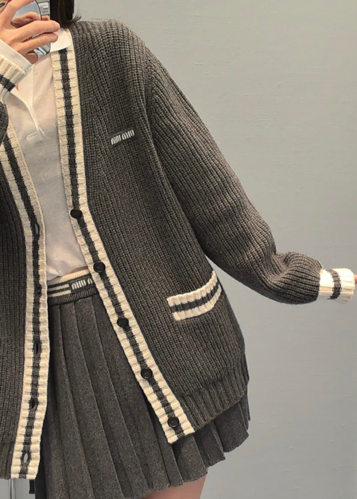 미우미우 립드 니트 울 앤 캐시미어 가디건 슬레이트 그레이