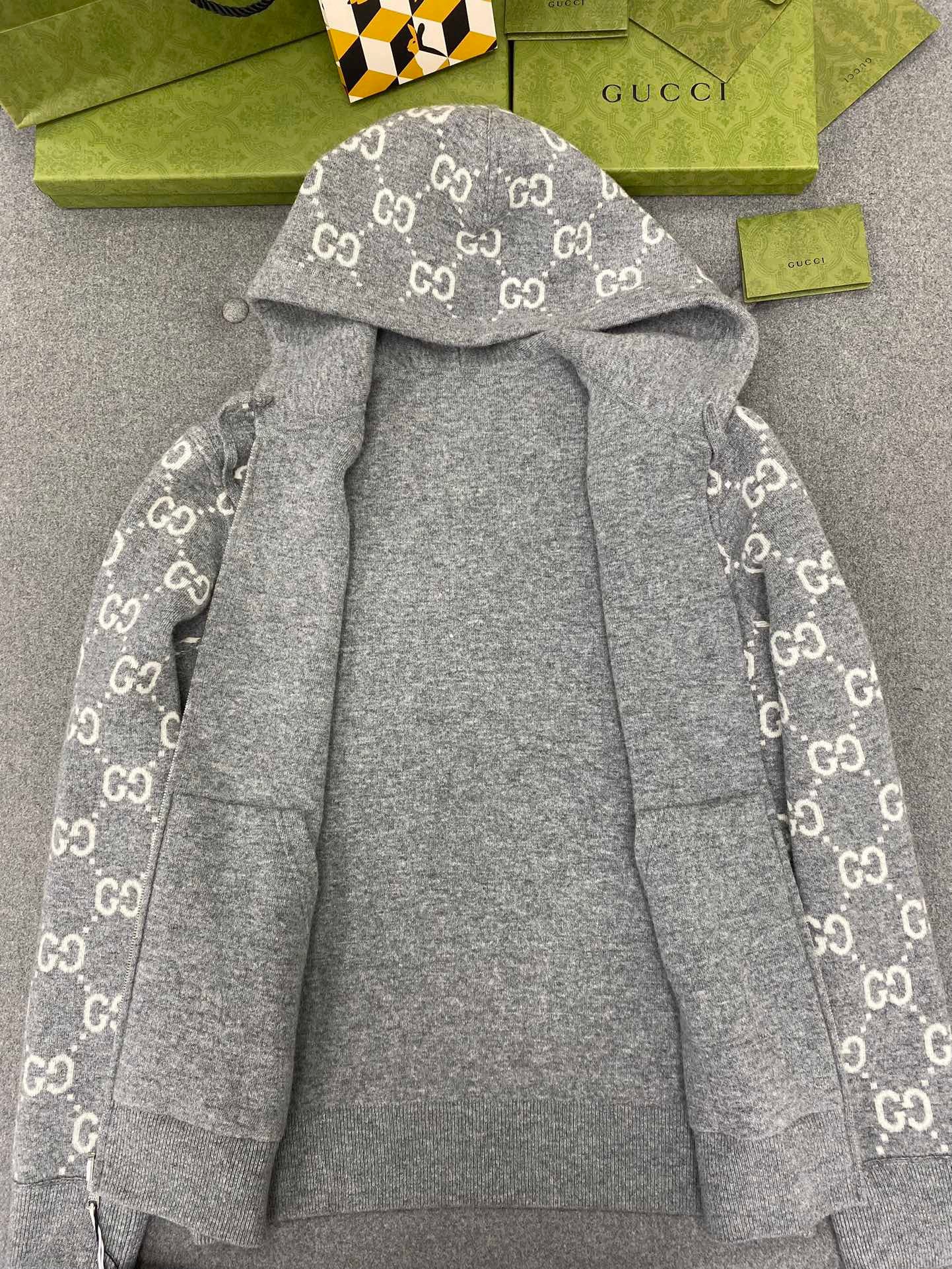 구찌 리버서블 후드 스웨트셔츠