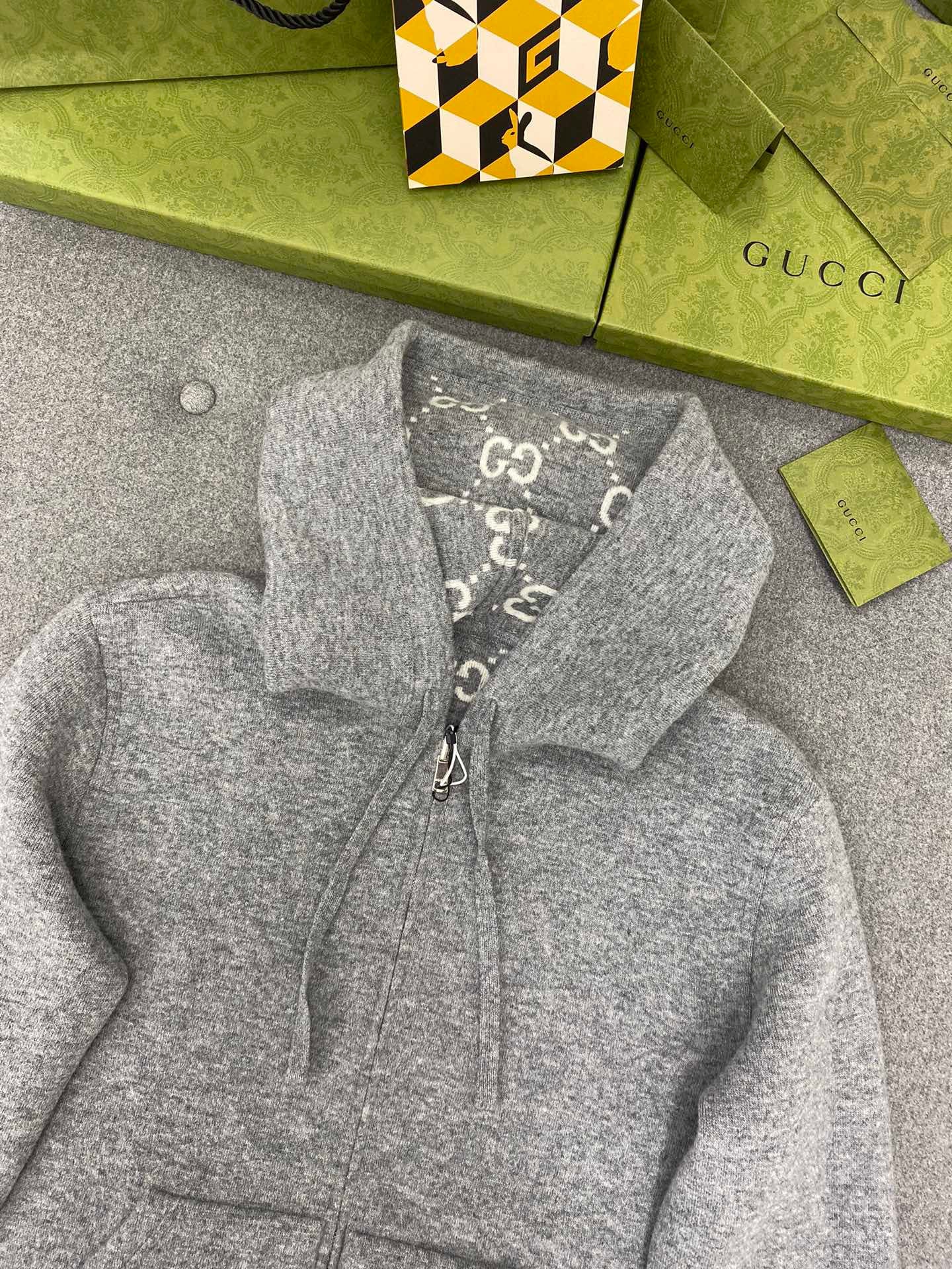 구찌 리버서블 후드 스웨트셔츠