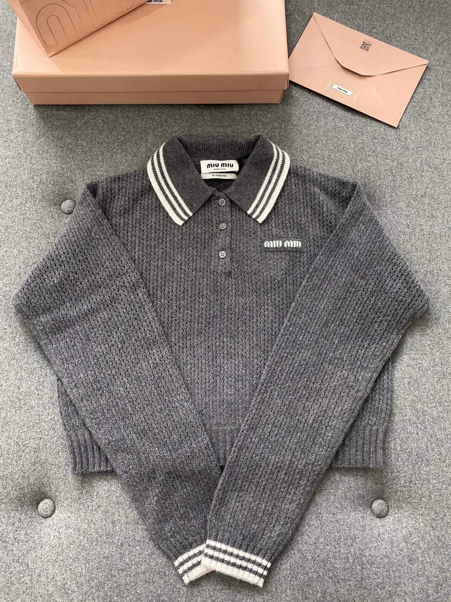 미우미우 울 앤 캐시미어 폴로 스웨터 슬레이트 그레이