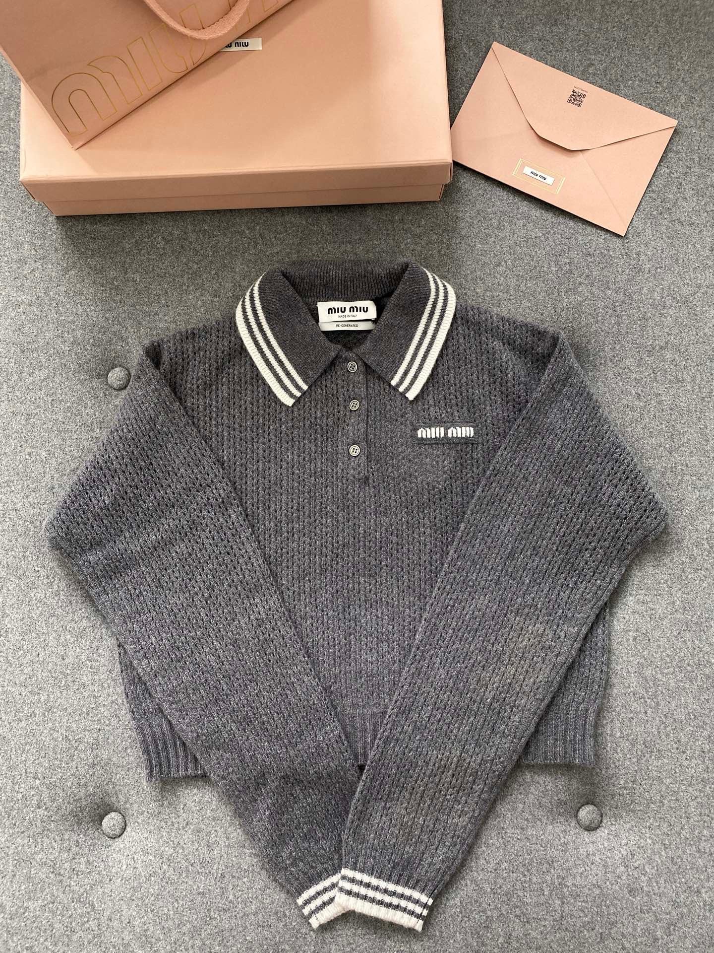 미우미우 울 앤 캐시미어 폴로 스웨터 슬레이트 그레이