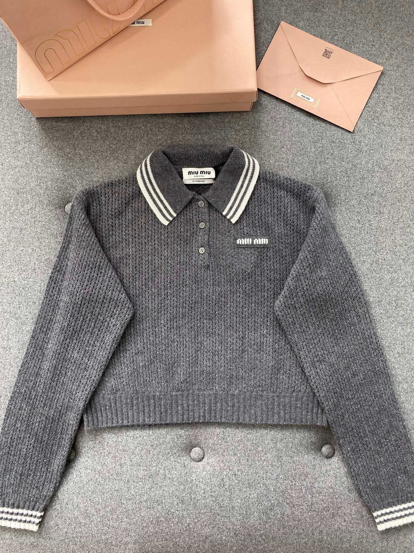 미우미우 울 앤 캐시미어 폴로 스웨터 슬레이트 그레이