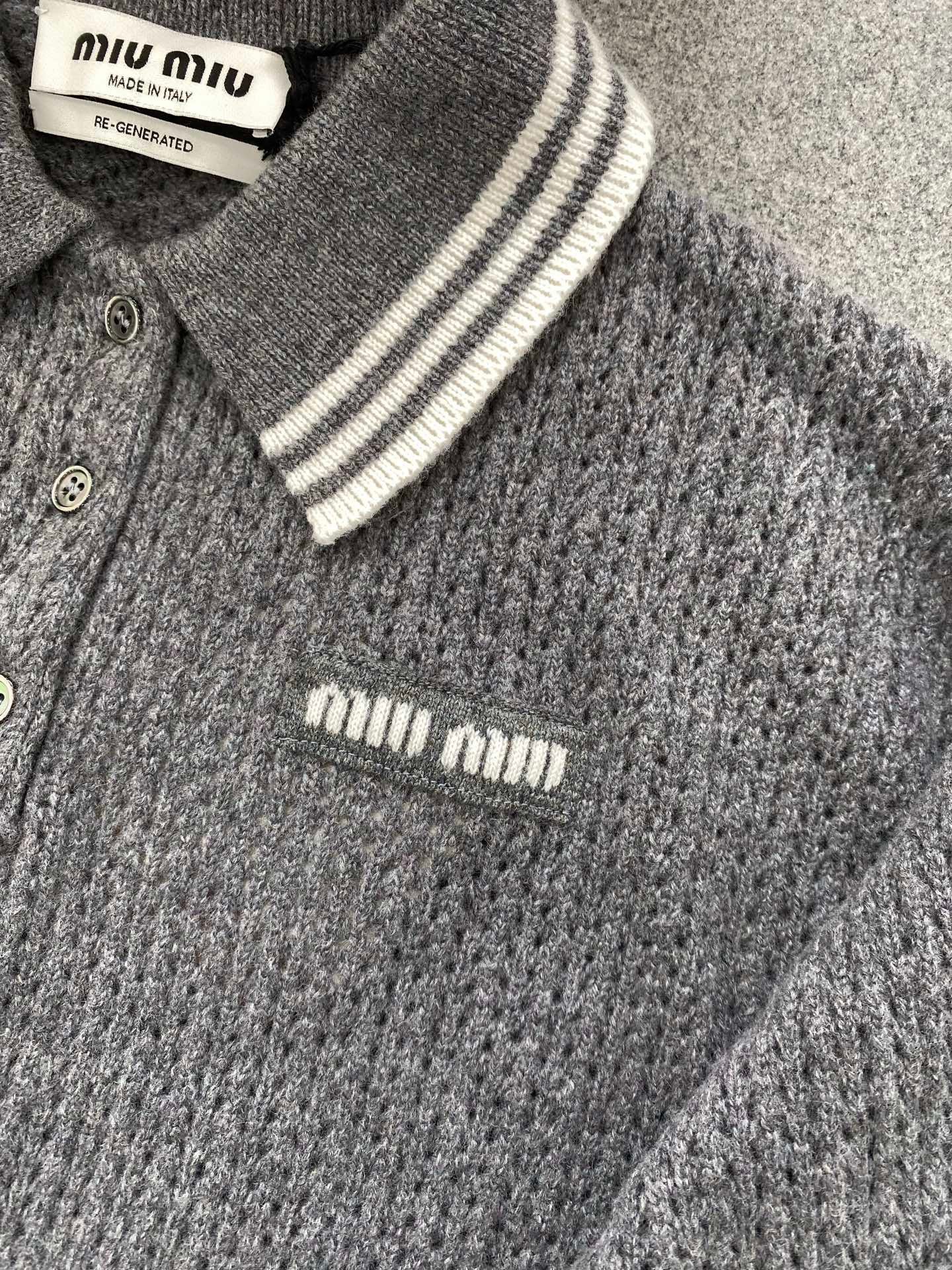 미우미우 울 앤 캐시미어 폴로 스웨터 슬레이트 그레이