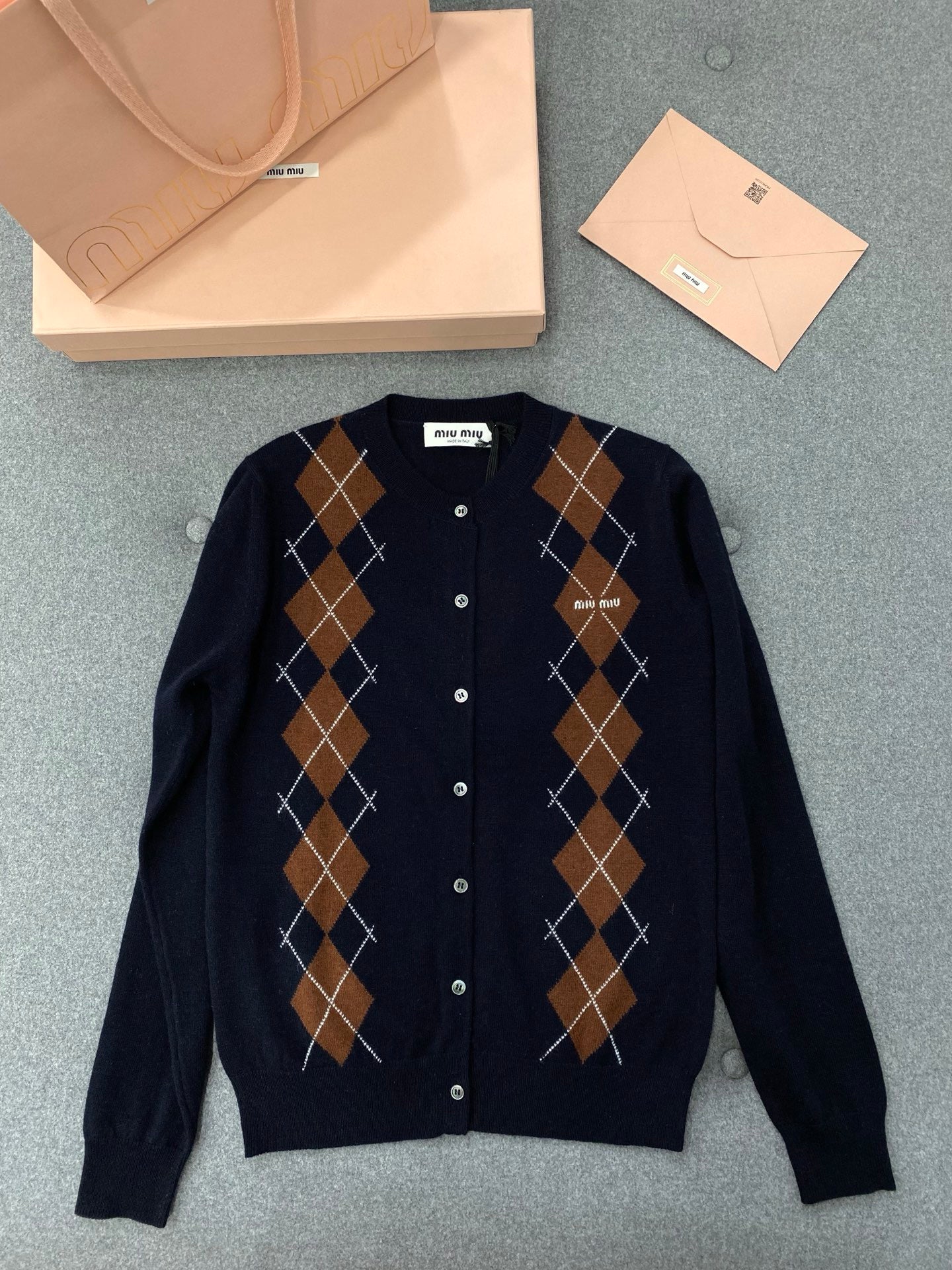 미우미우 아가일 캐시미어 가디건 블루