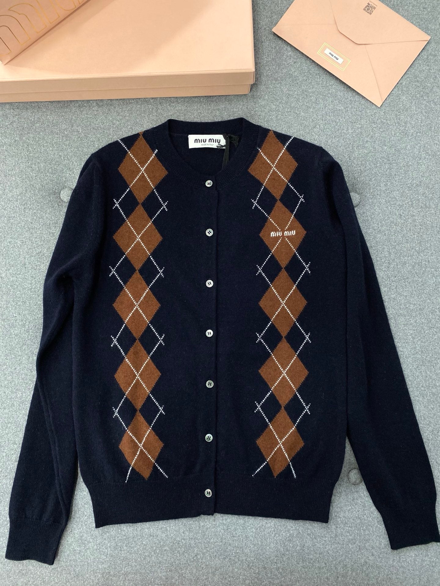 미우미우 아가일 캐시미어 가디건 블루