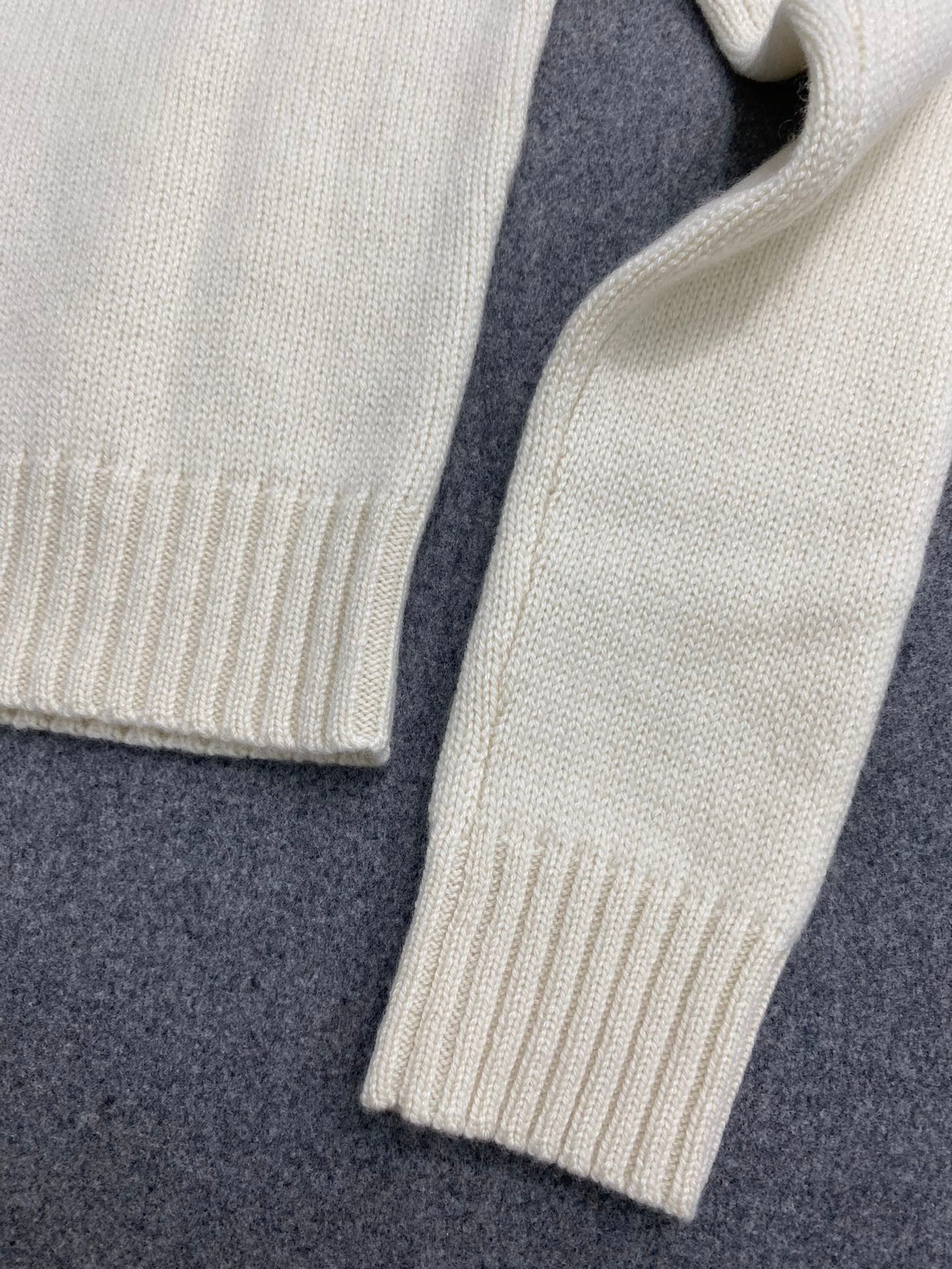 디올 크리스찬 디올 슬리브 스웨터 캐시미어 울 니트 에크루