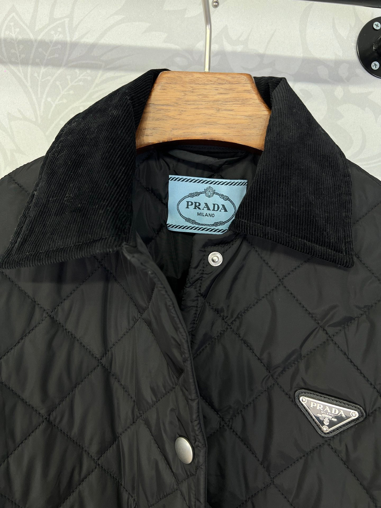 프라다 라이트 리나일론 크롭 자켓 블랙