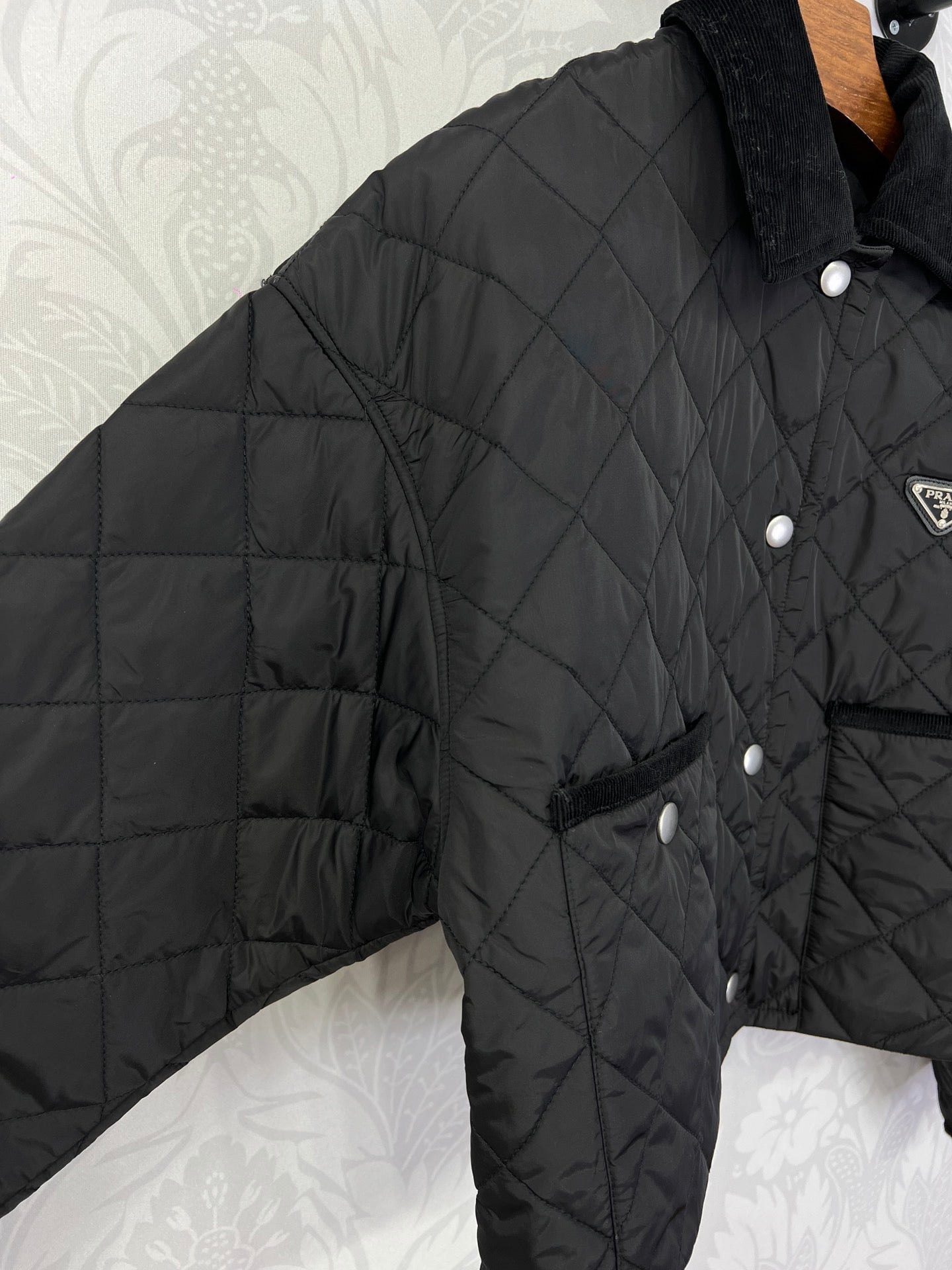 프라다 라이트 리나일론 크롭 자켓 블랙