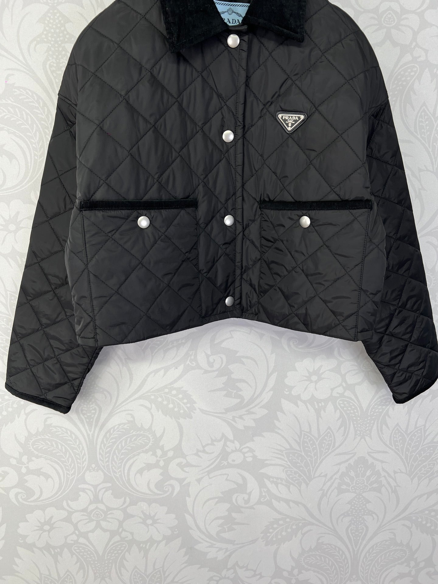 프라다 라이트 리나일론 크롭 자켓 블랙