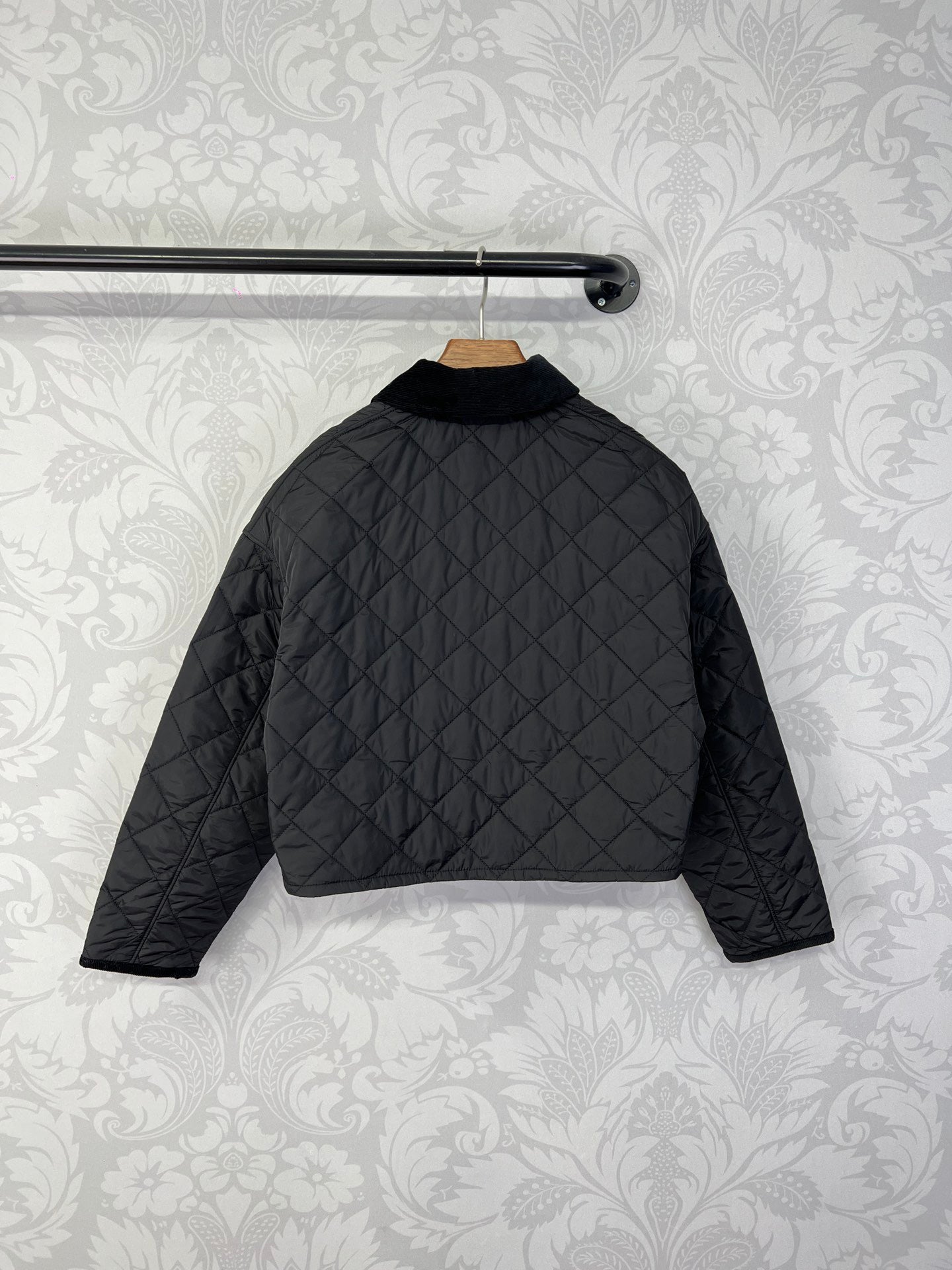 프라다 라이트 리나일론 크롭 자켓 블랙