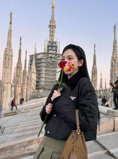 프라다 라이트 리나일론 크롭 자켓 블랙