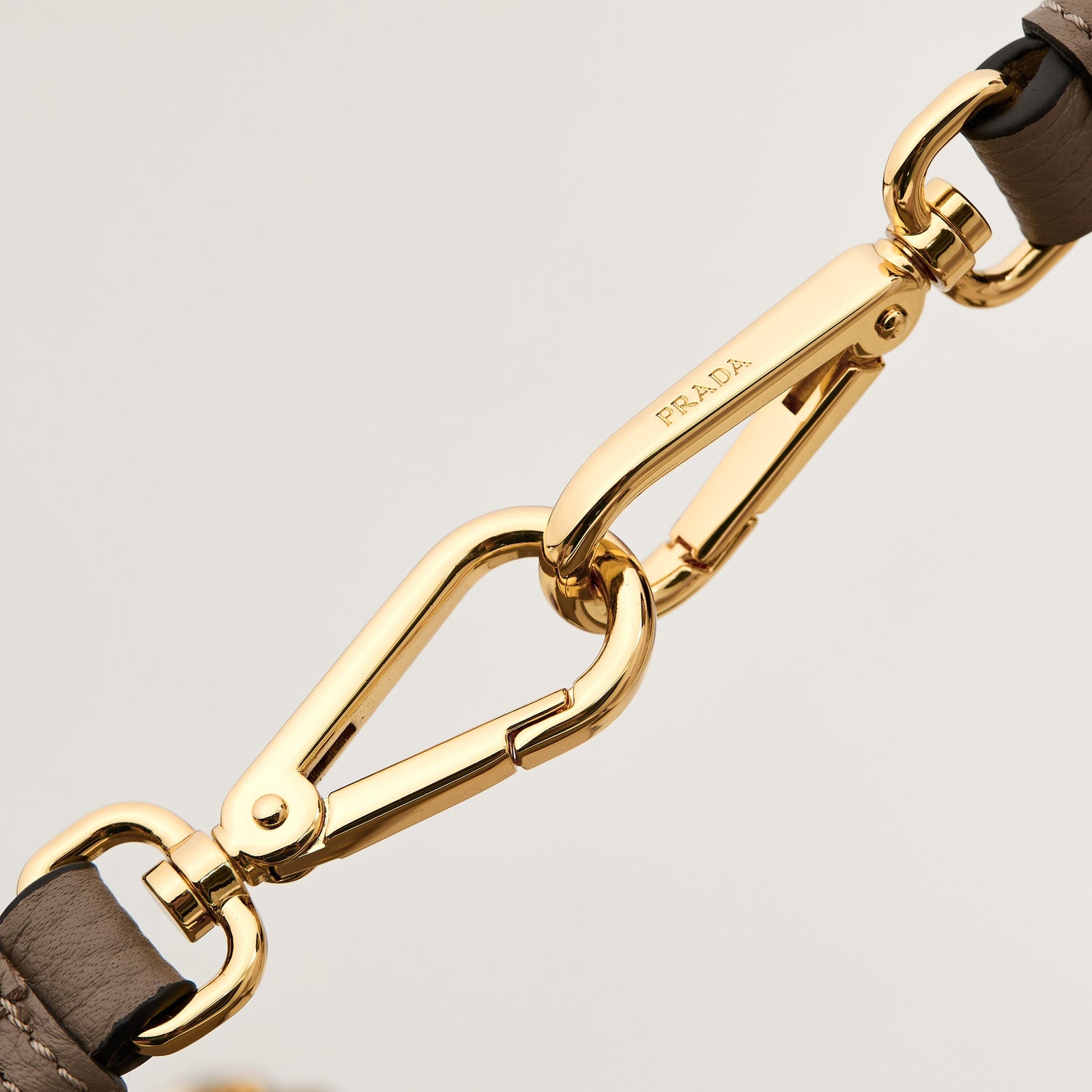 프라다 레더 미니 숄더백