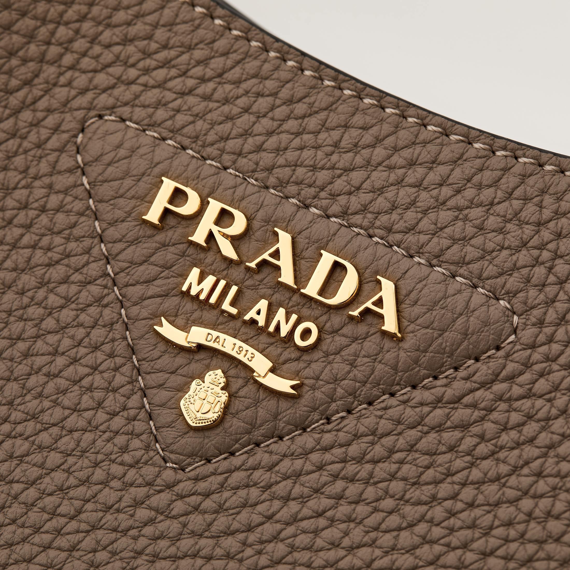 프라다 레더 미니 숄더백