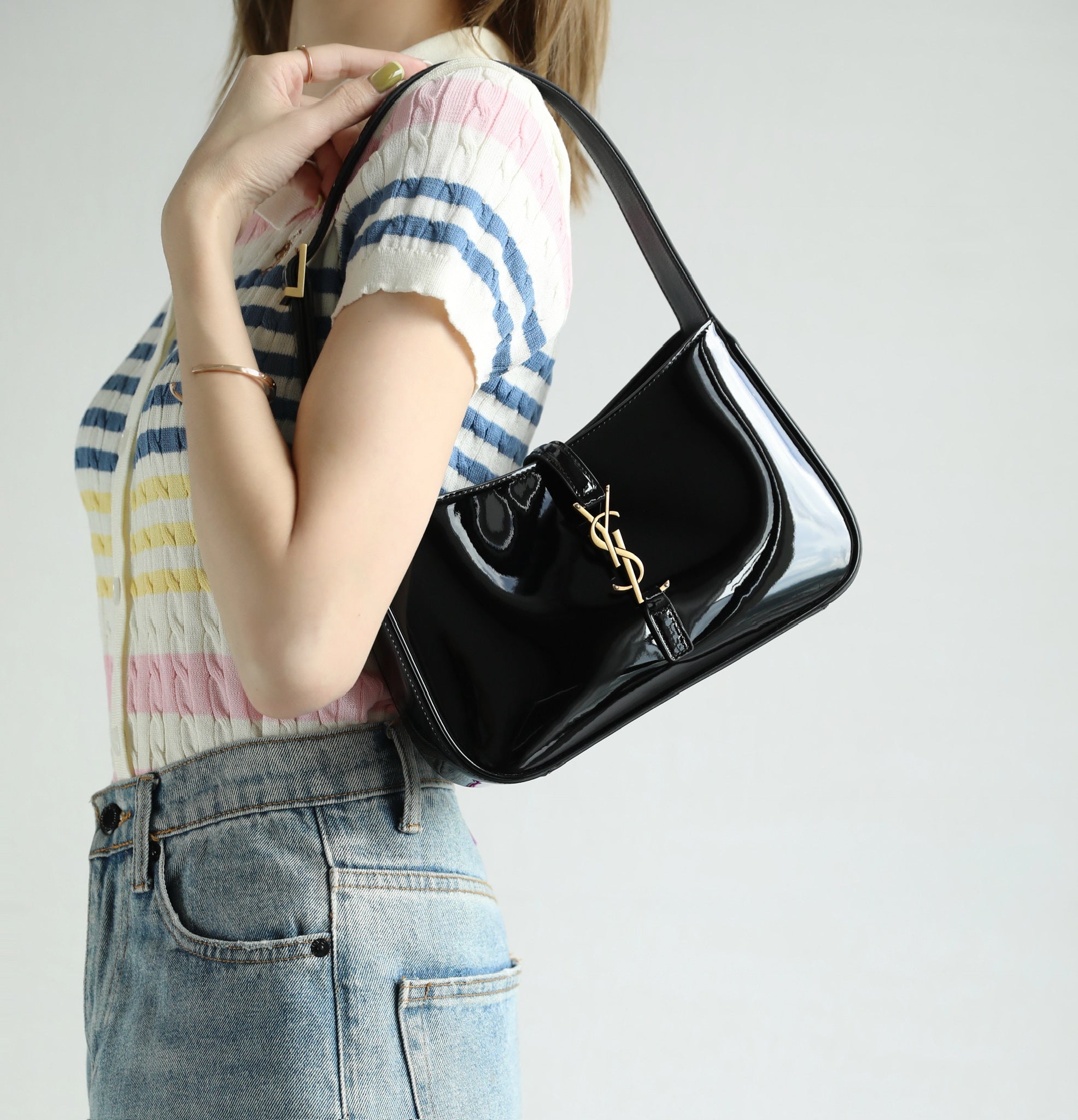 생로랑 LE 5 À 7 페이던트 호보백