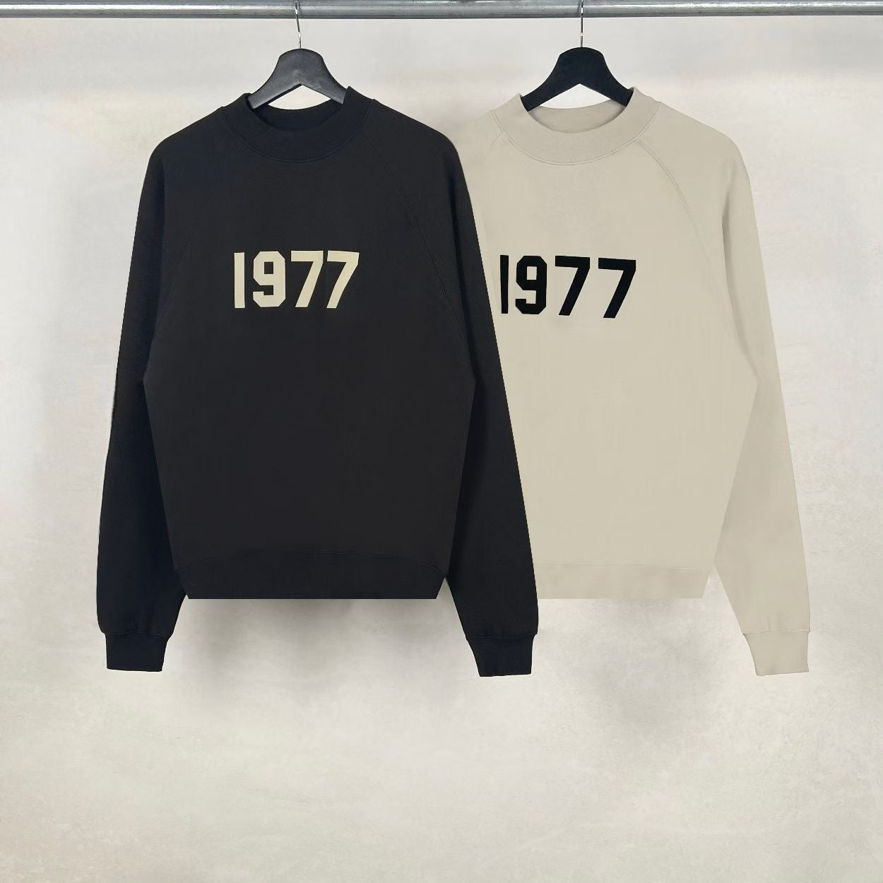 피어 오브 갓 에센셜 1977 크루넥 스웨트셔츠