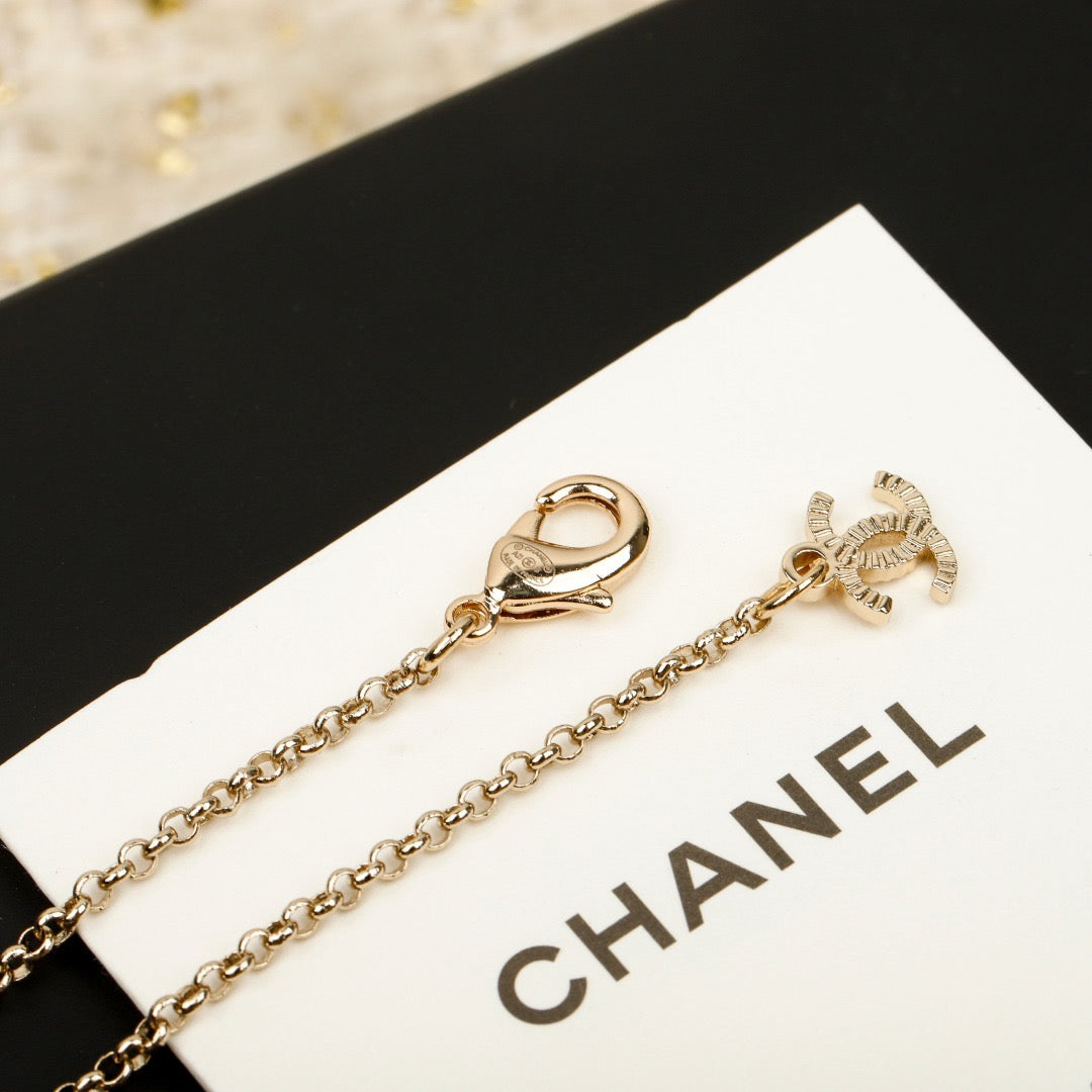 샤넬 메탈 레진 글래스 펄 네클리스