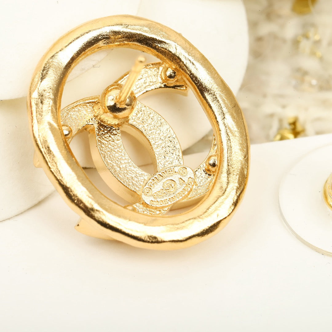 샤넬 CC로고 크리스탈 타원 이어링