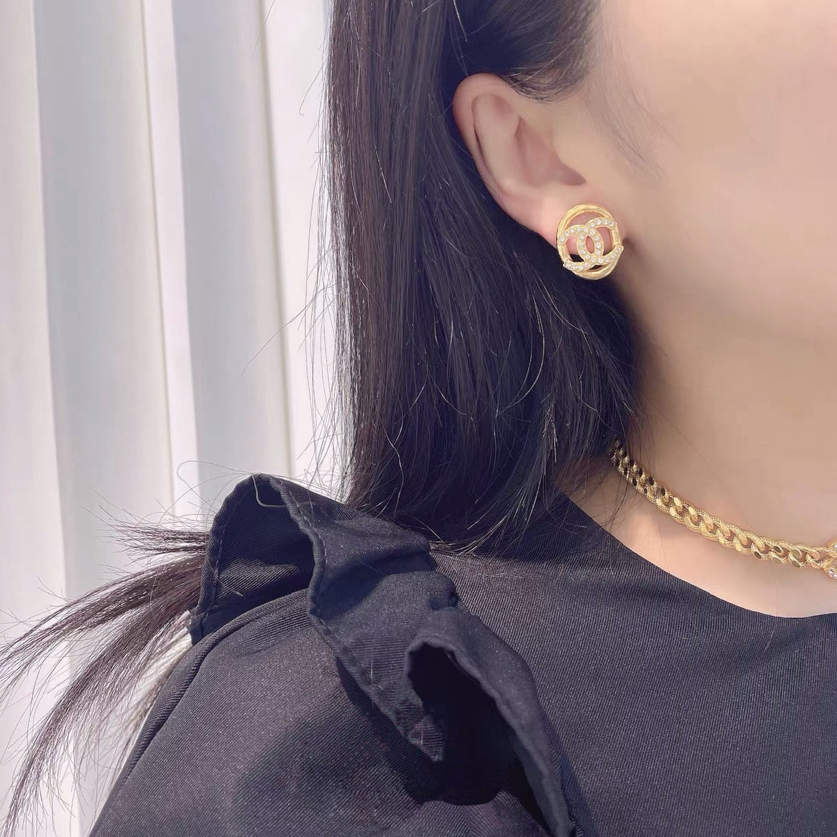 샤넬 CC로고 크리스탈 타원 이어링