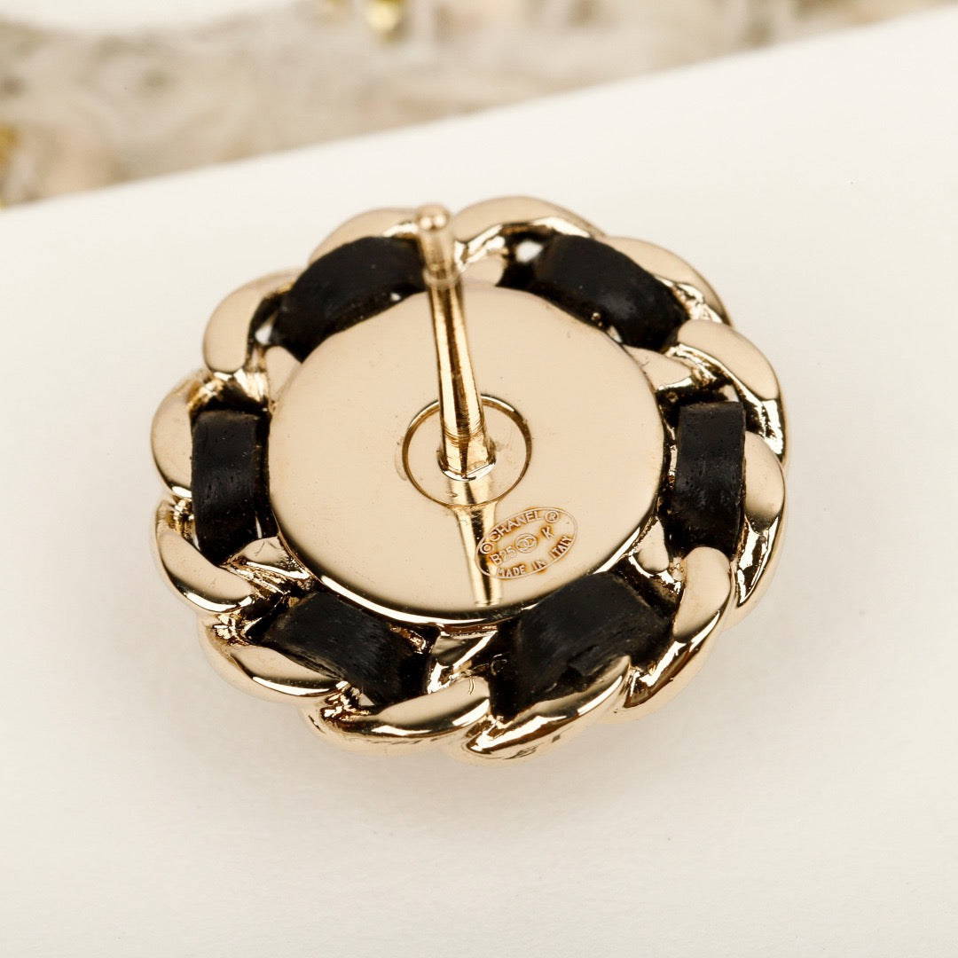 샤넬 메탈 스터드 이어링