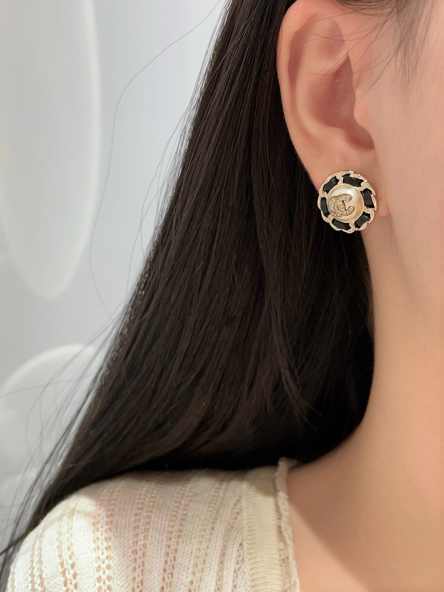 샤넬 메탈 스터드 이어링