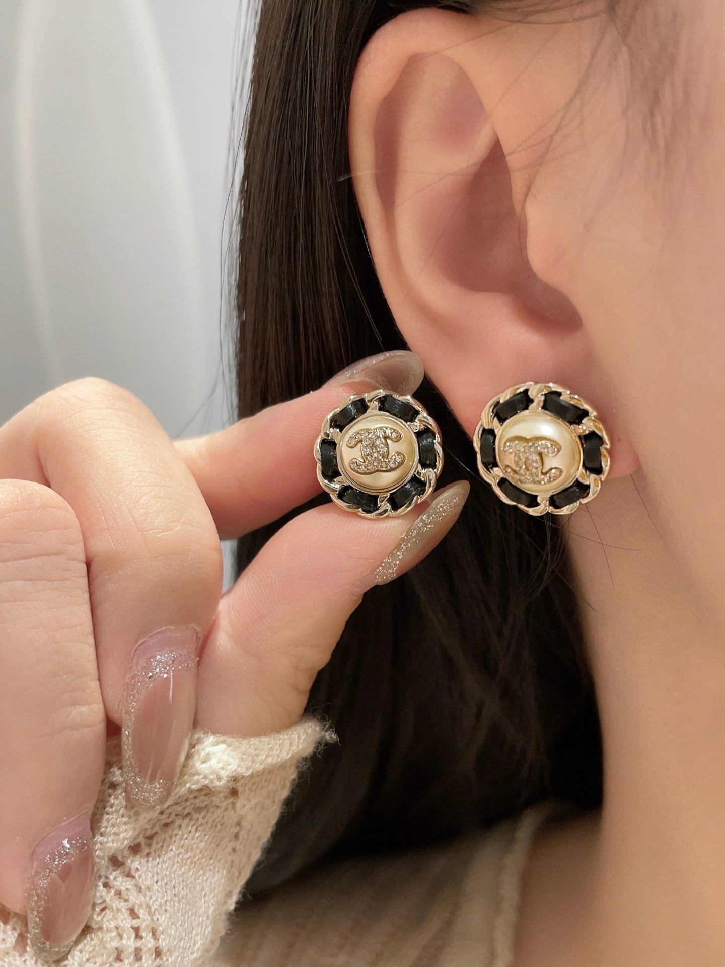 샤넬 메탈 스터드 이어링