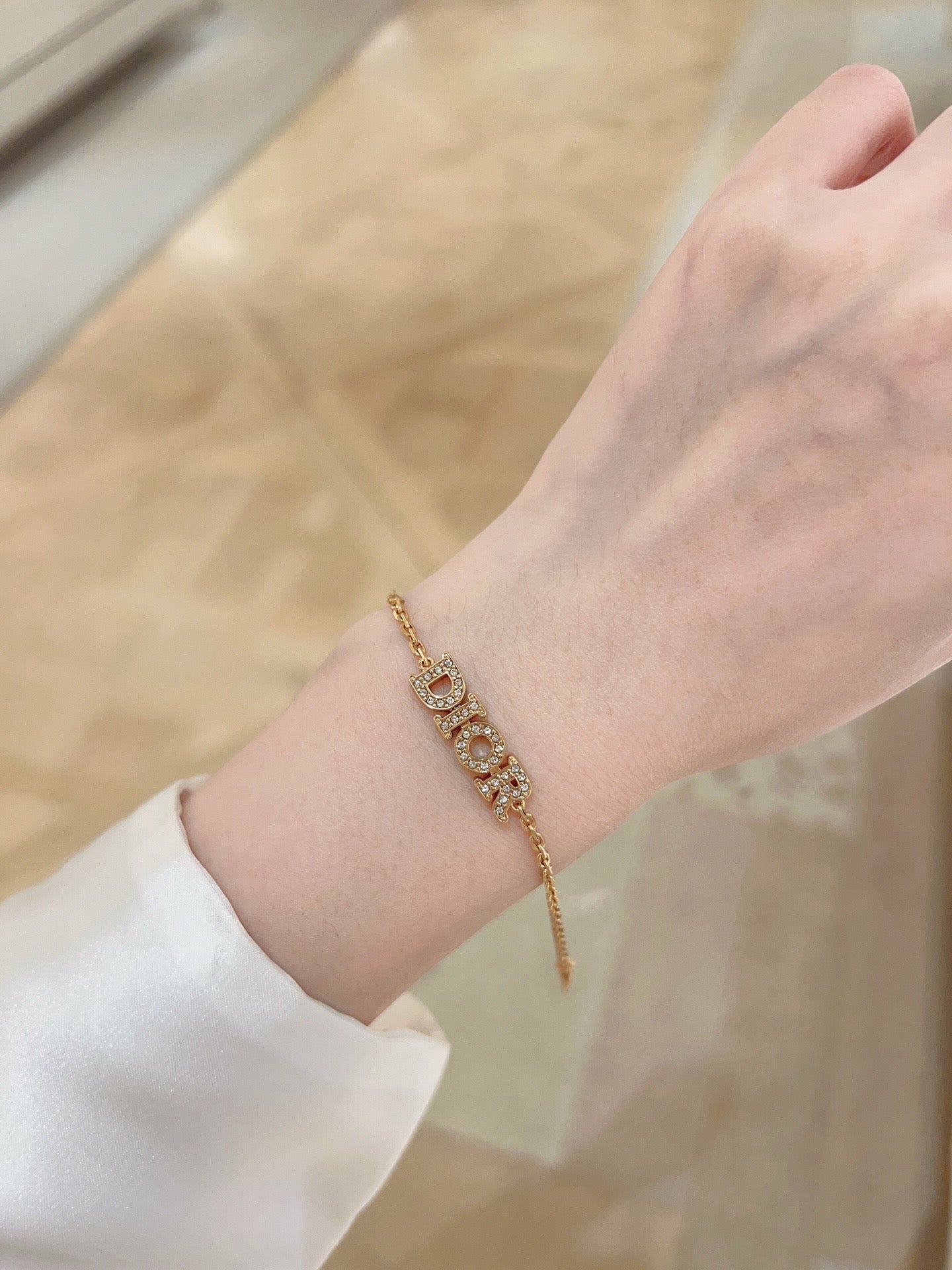 디올 evolution 브레이슬릿