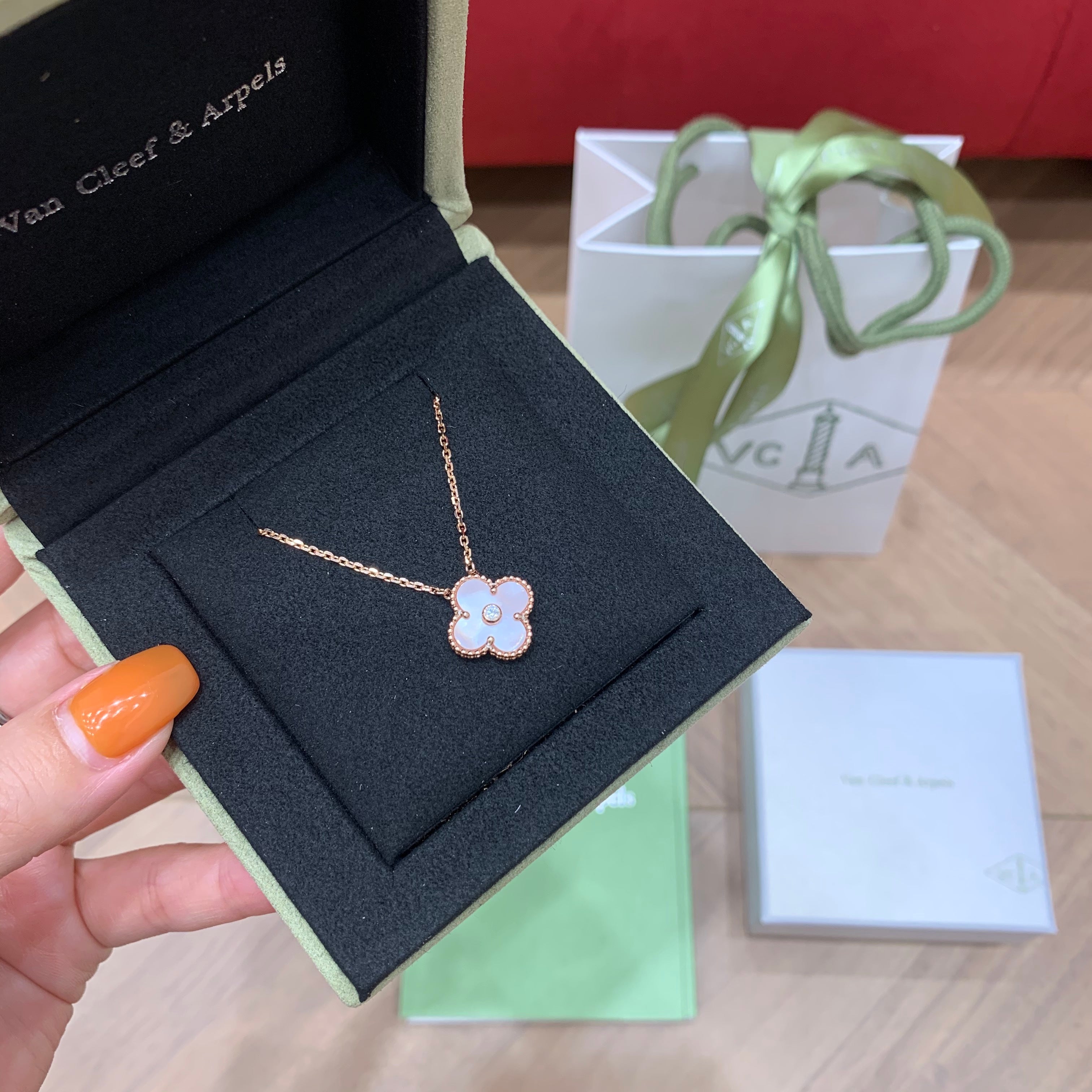 반클리프 빈티지 25 홀리데이 알함브라