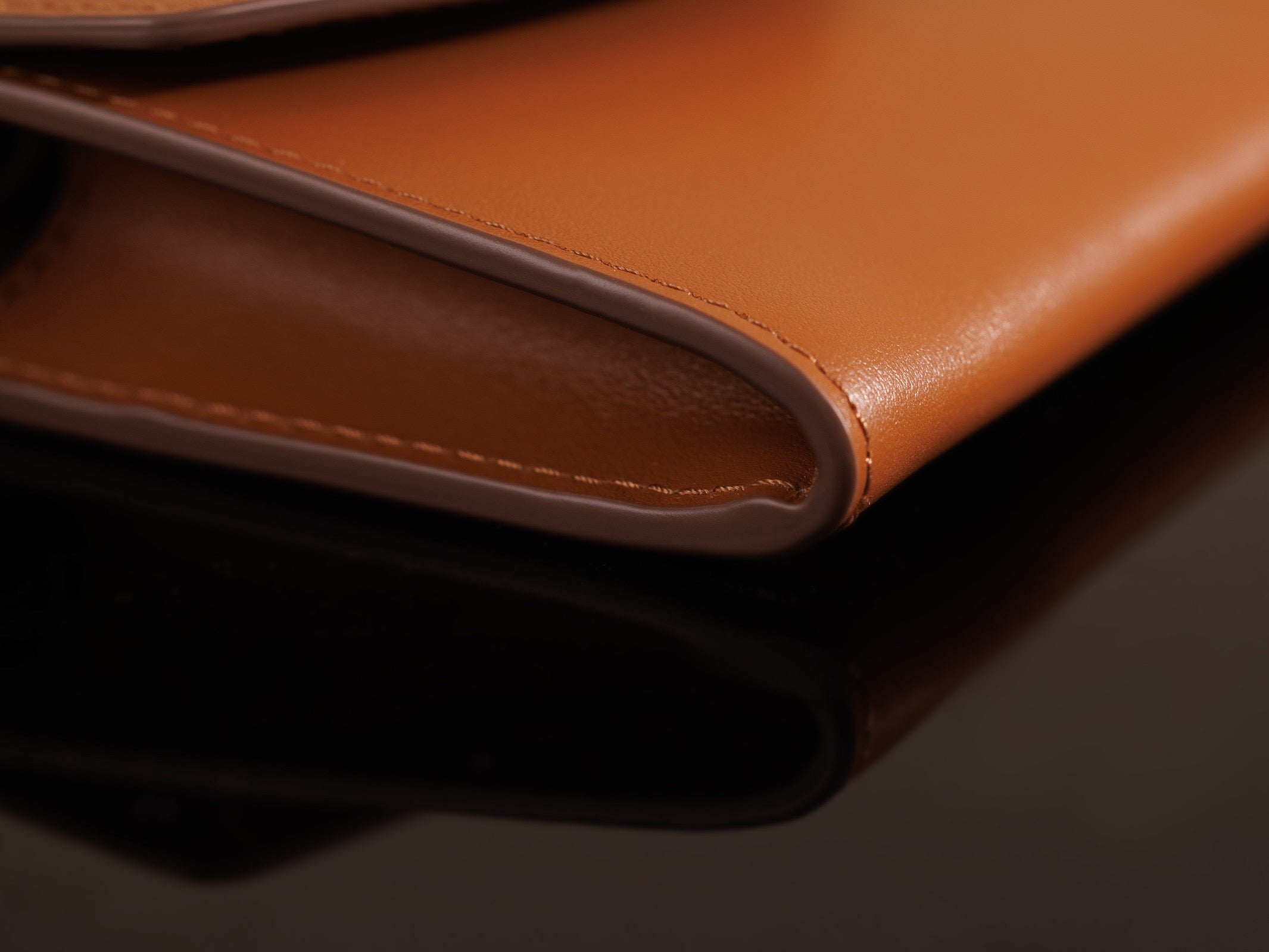 미우미우 가죽 숄더 지갑