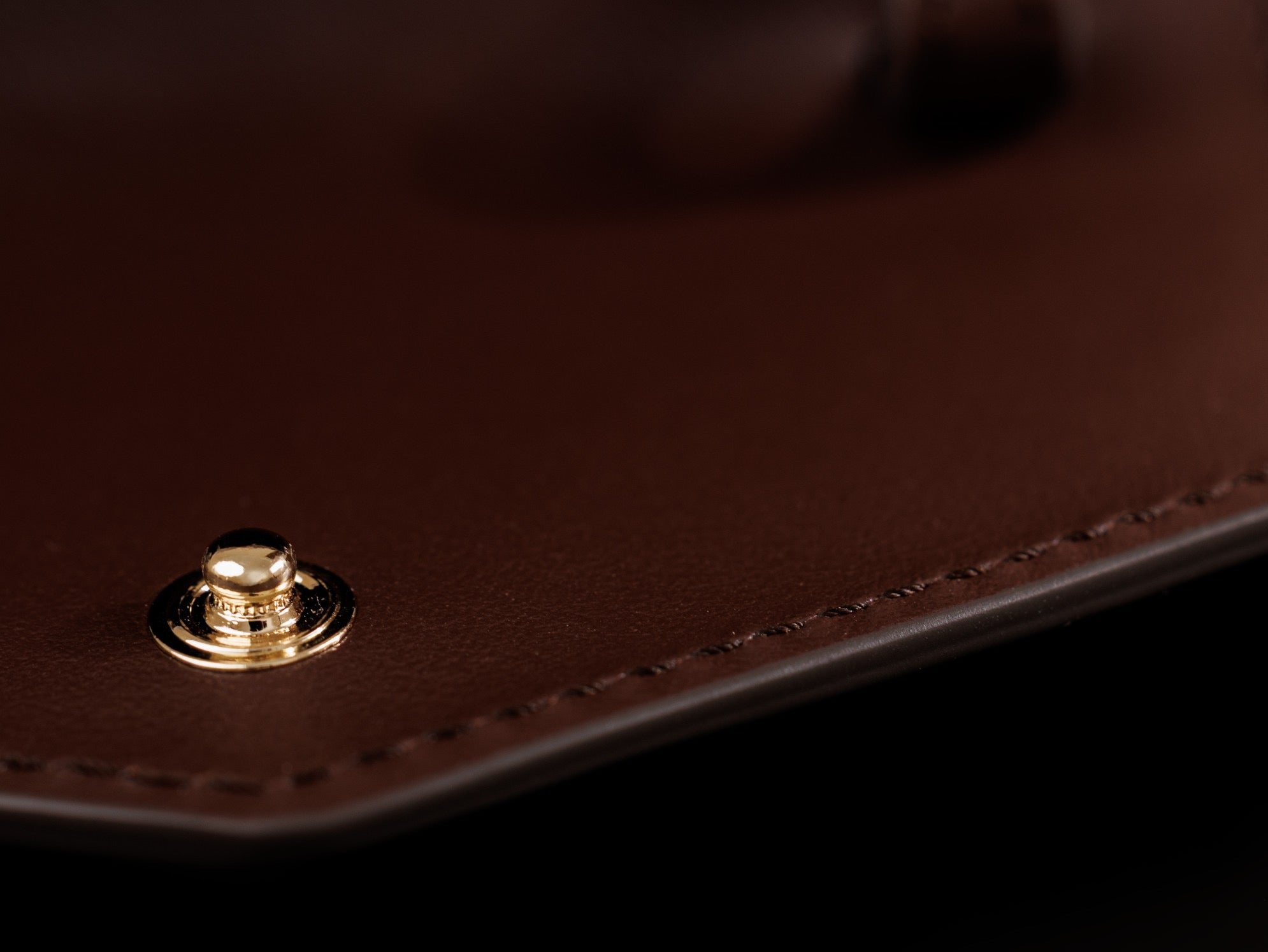 미우미우 가죽 숄더 지갑