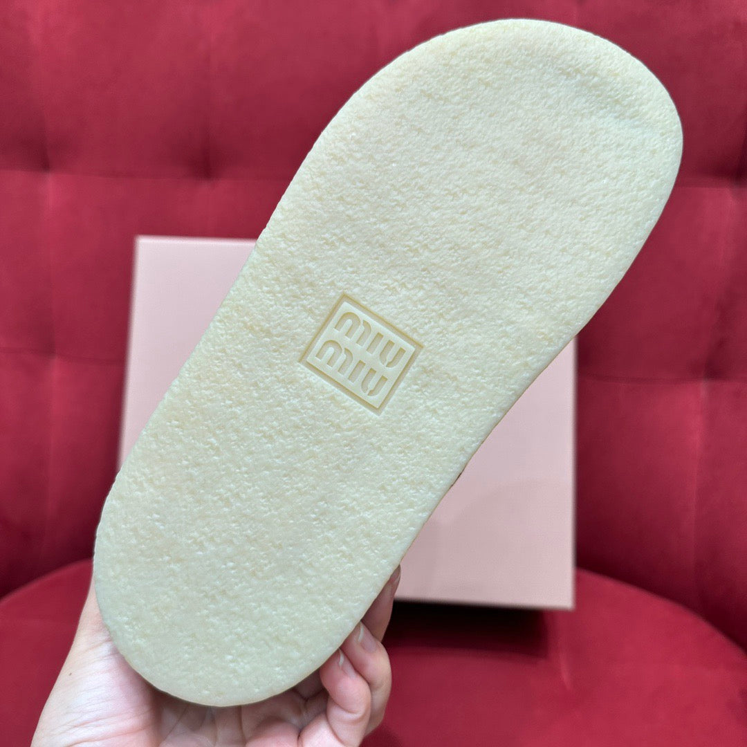 미우미우 스웨이드 부츠