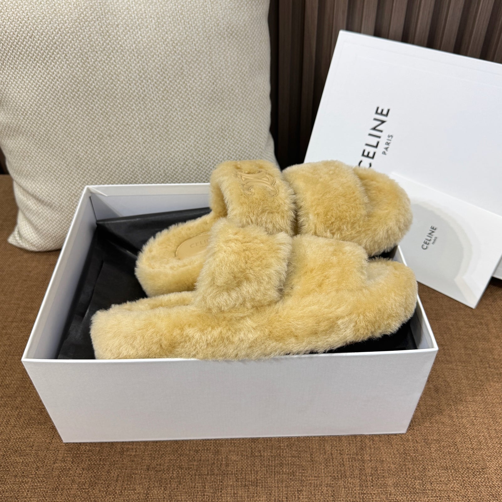 셀린느 트리옹프 슬라이드 시어링