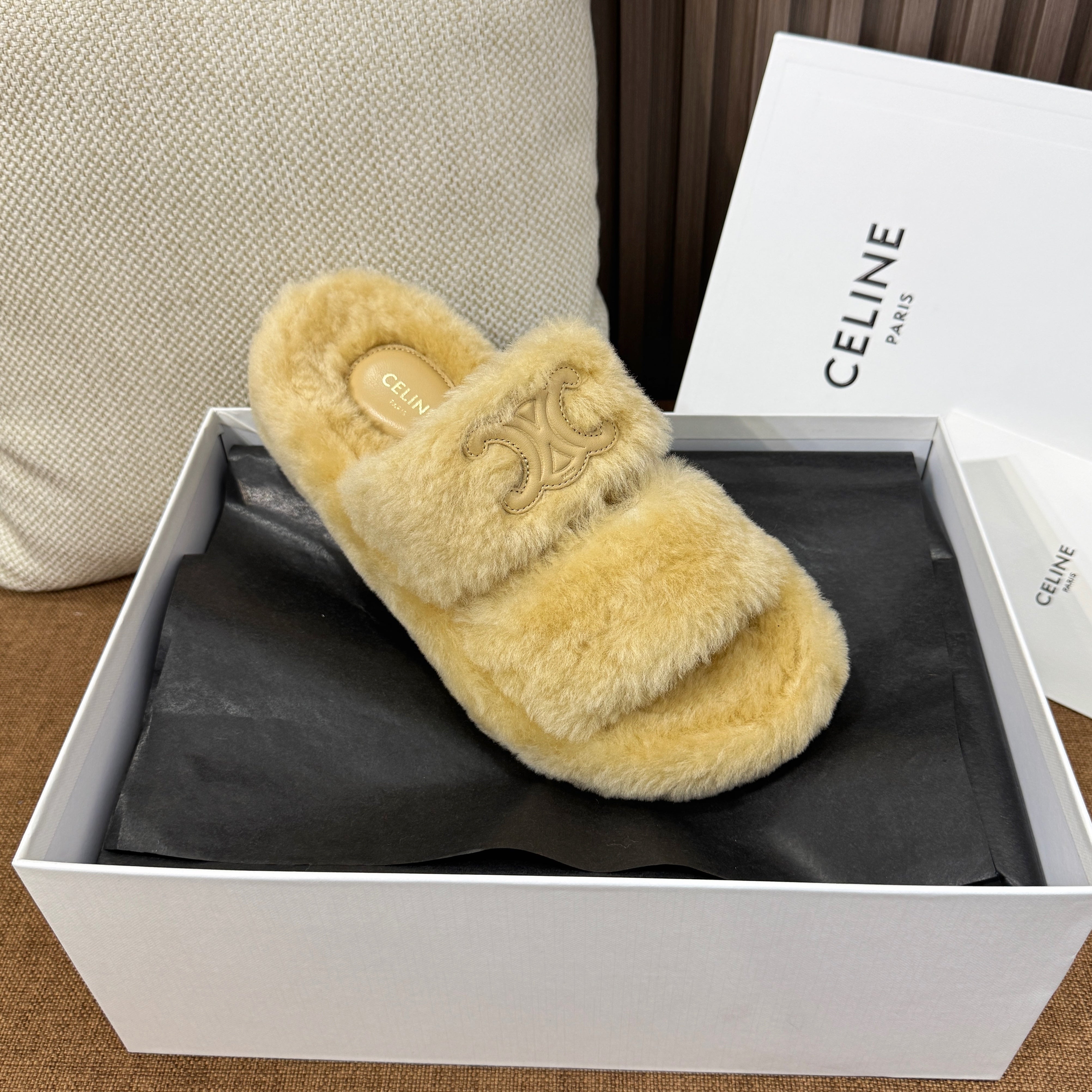 셀린느 트리옹프 슬라이드 시어링