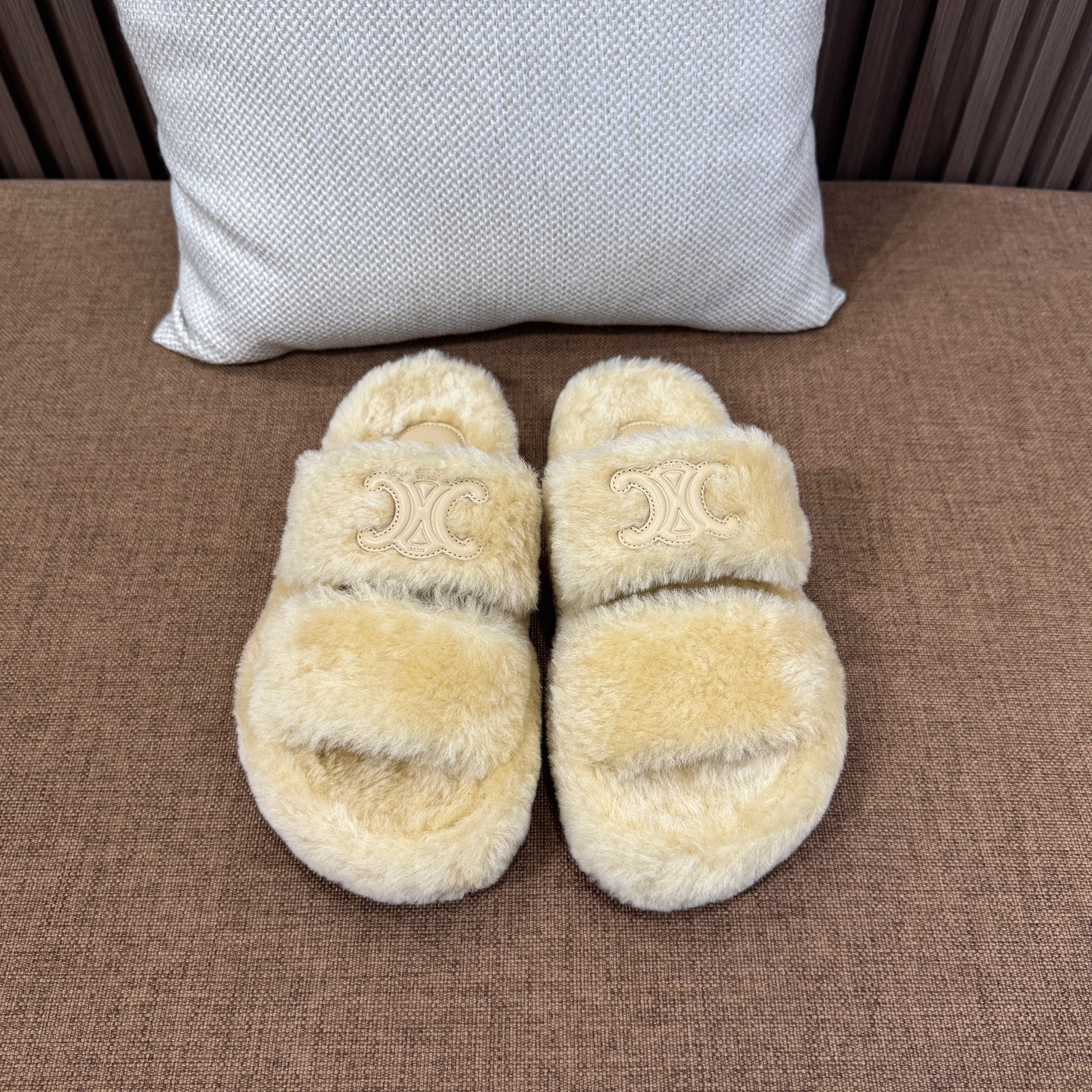 셀린느 트리옹프 슬라이드 시어링