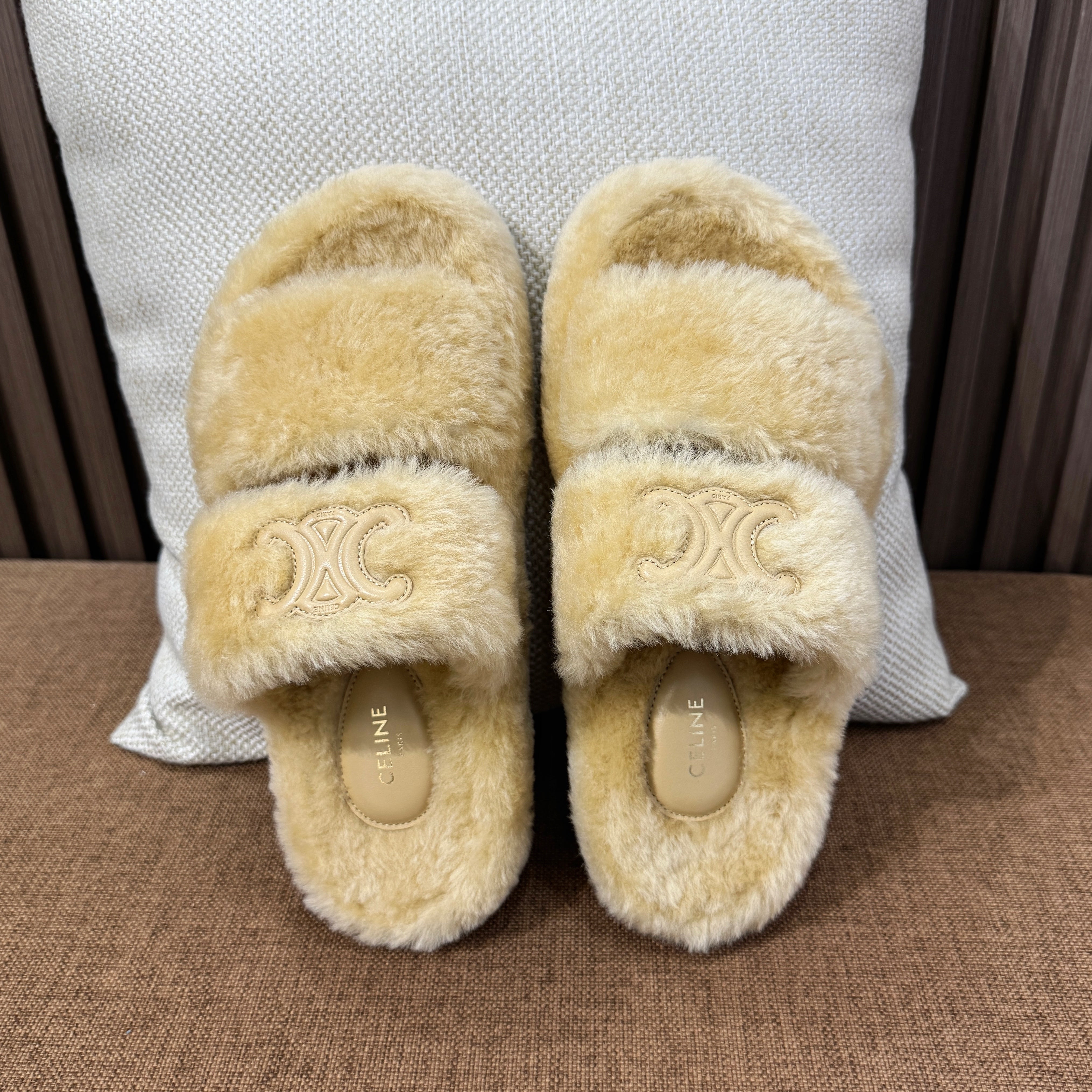 셀린느 트리옹프 슬라이드 시어링