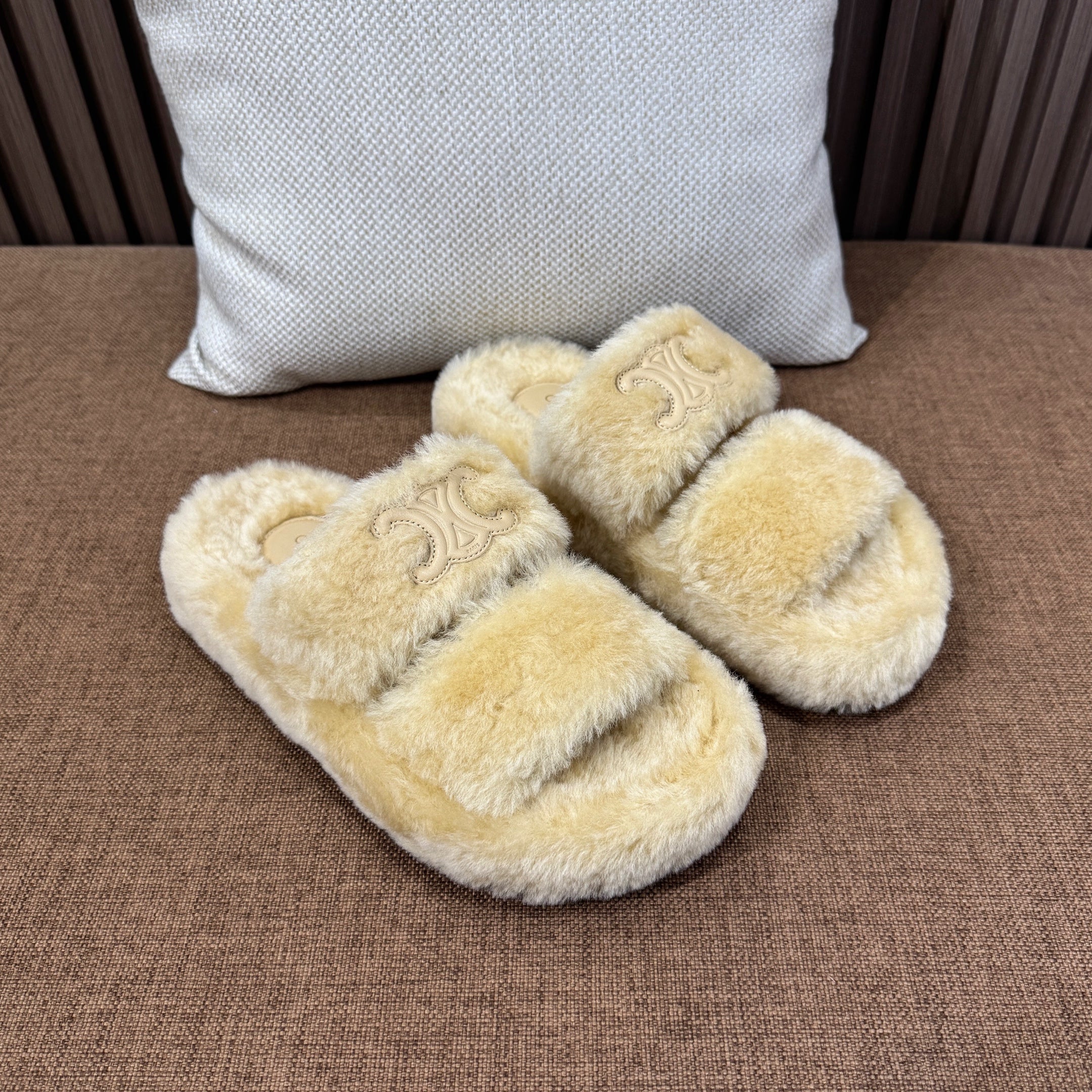 셀린느 트리옹프 슬라이드 시어링