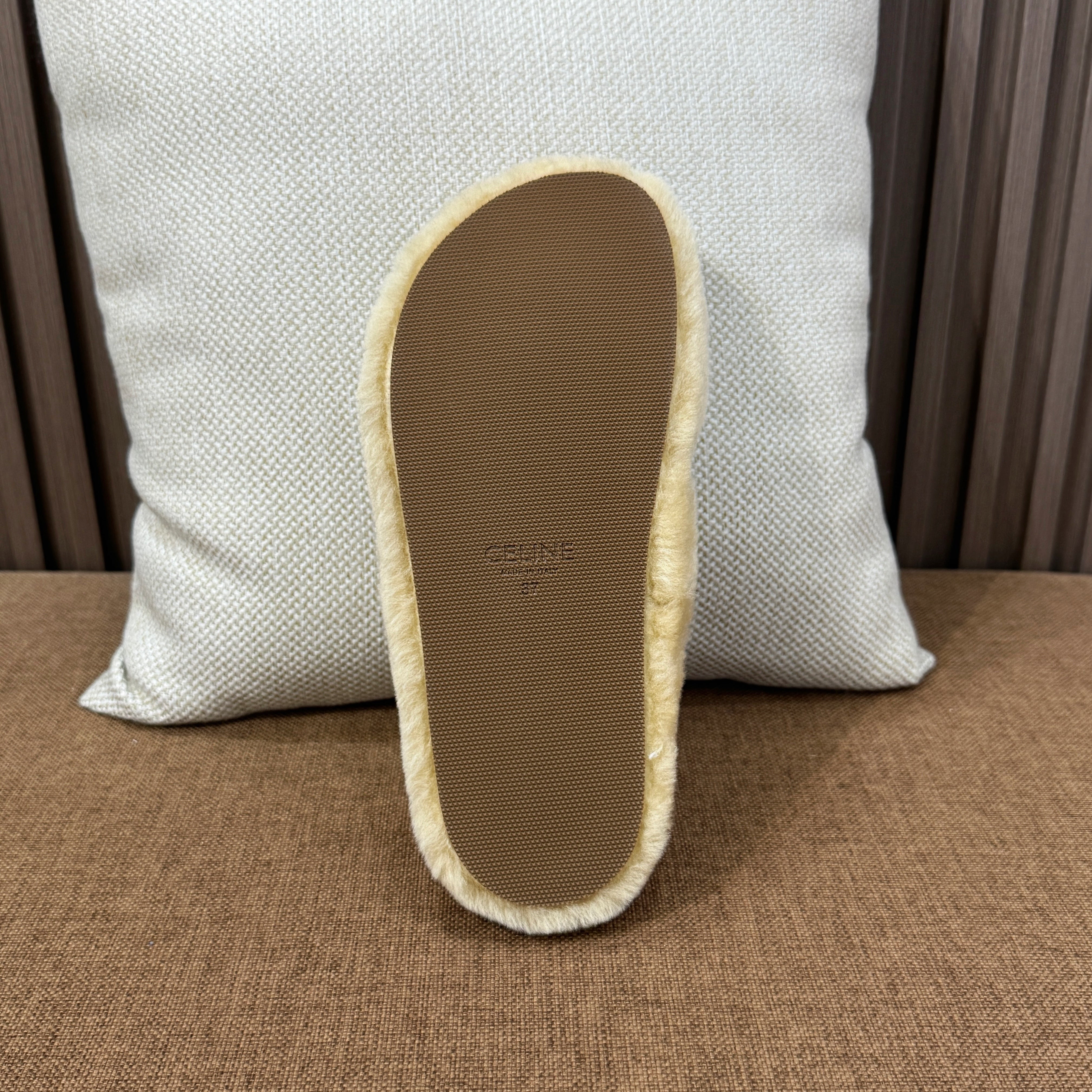 셀린느 트리옹프 슬라이드 시어링