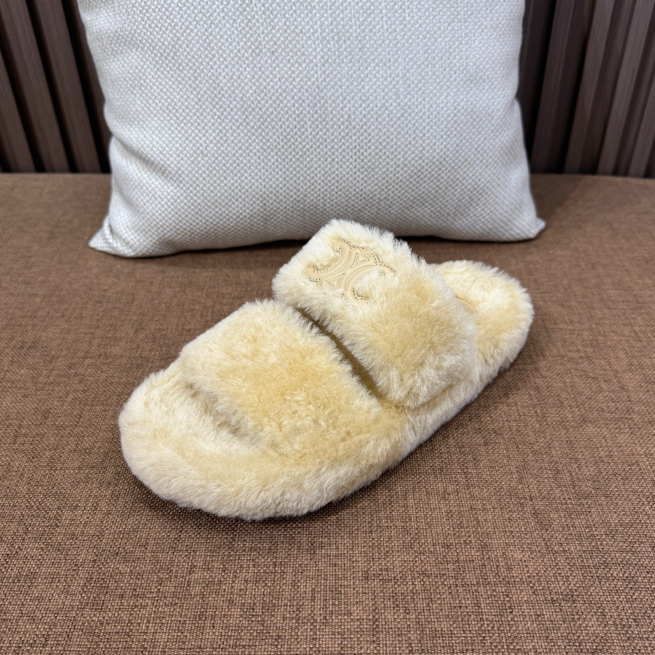 셀린느 트리옹프 슬라이드 시어링