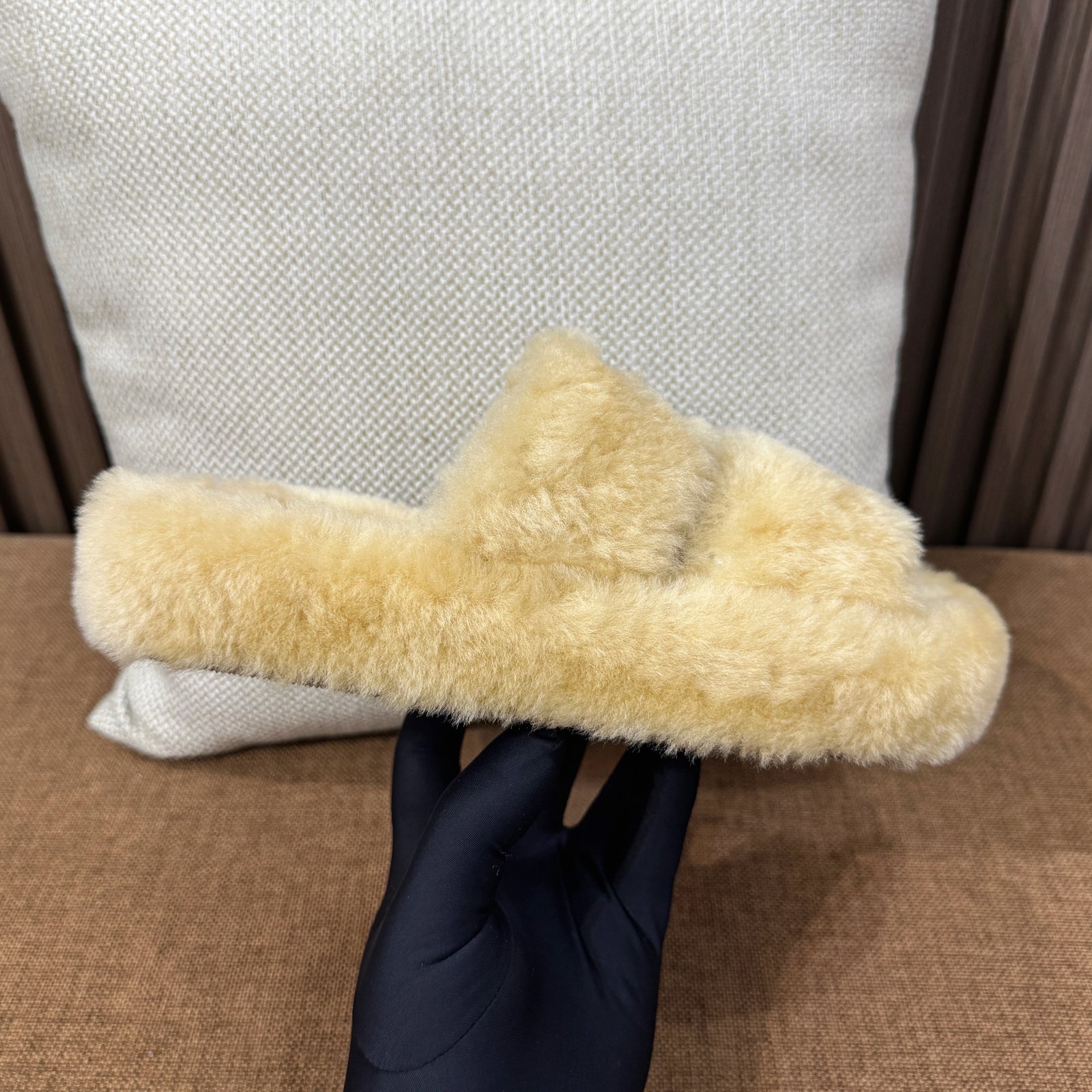 셀린느 트리옹프 슬라이드 시어링