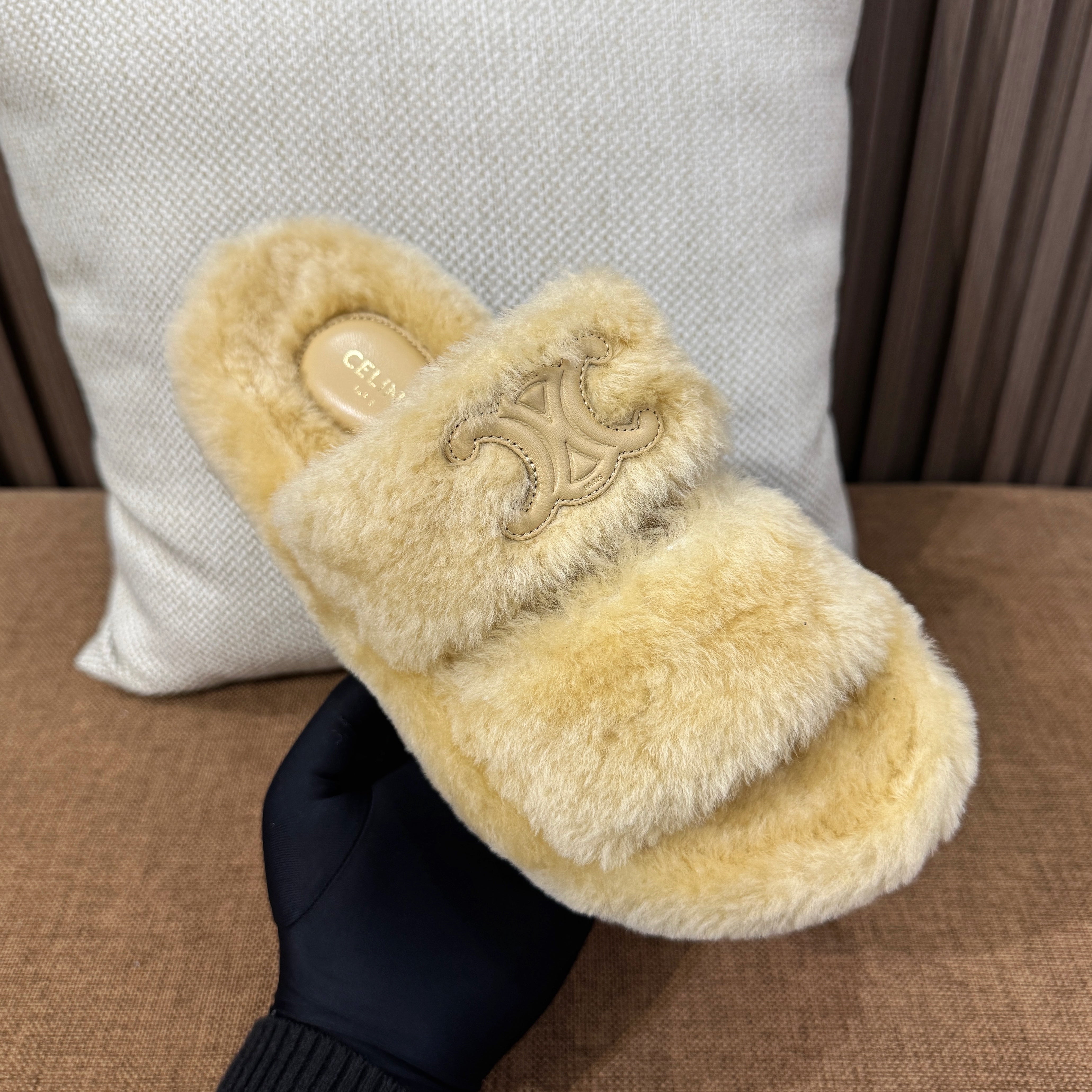 셀린느 트리옹프 슬라이드 시어링