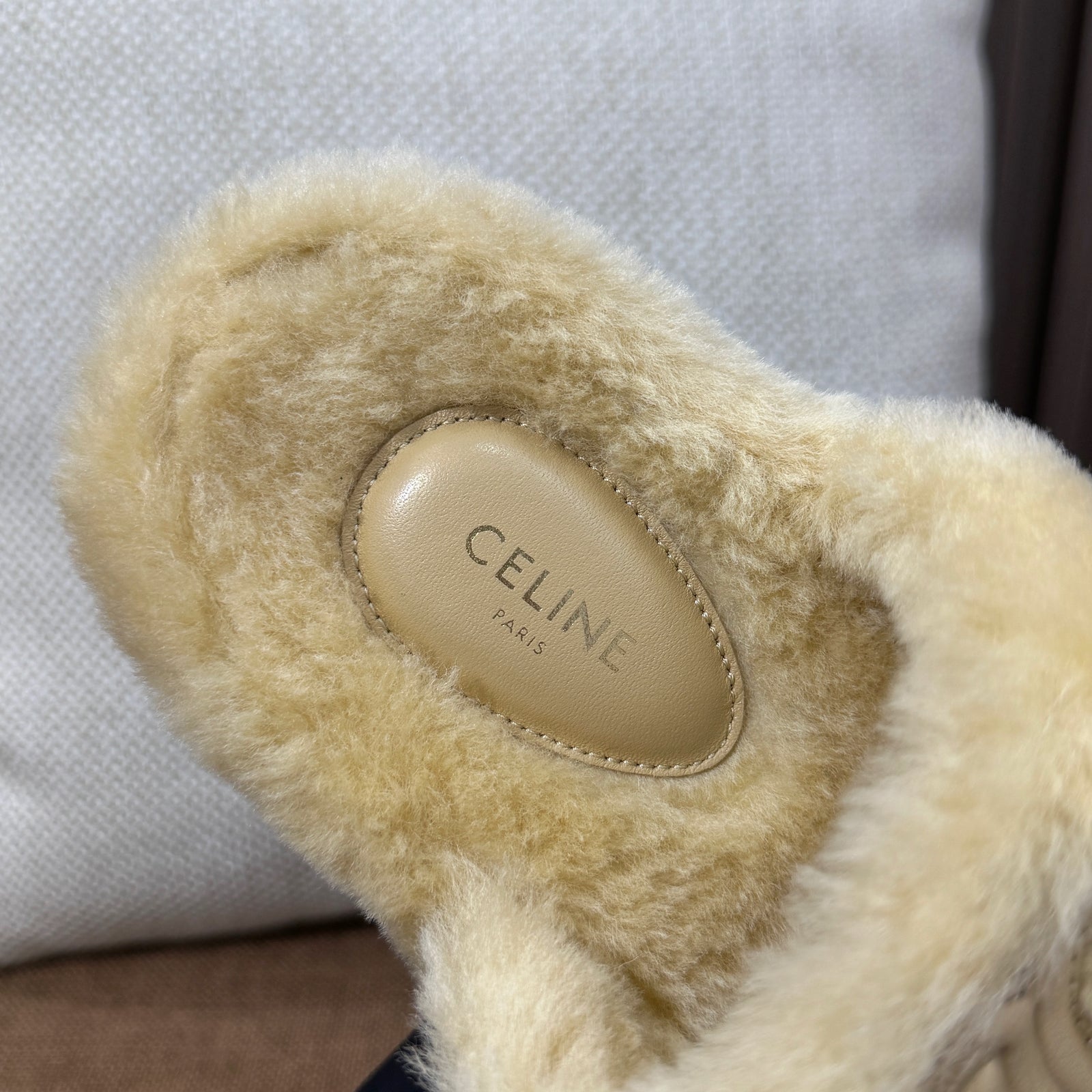 셀린느 트리옹프 슬라이드 시어링