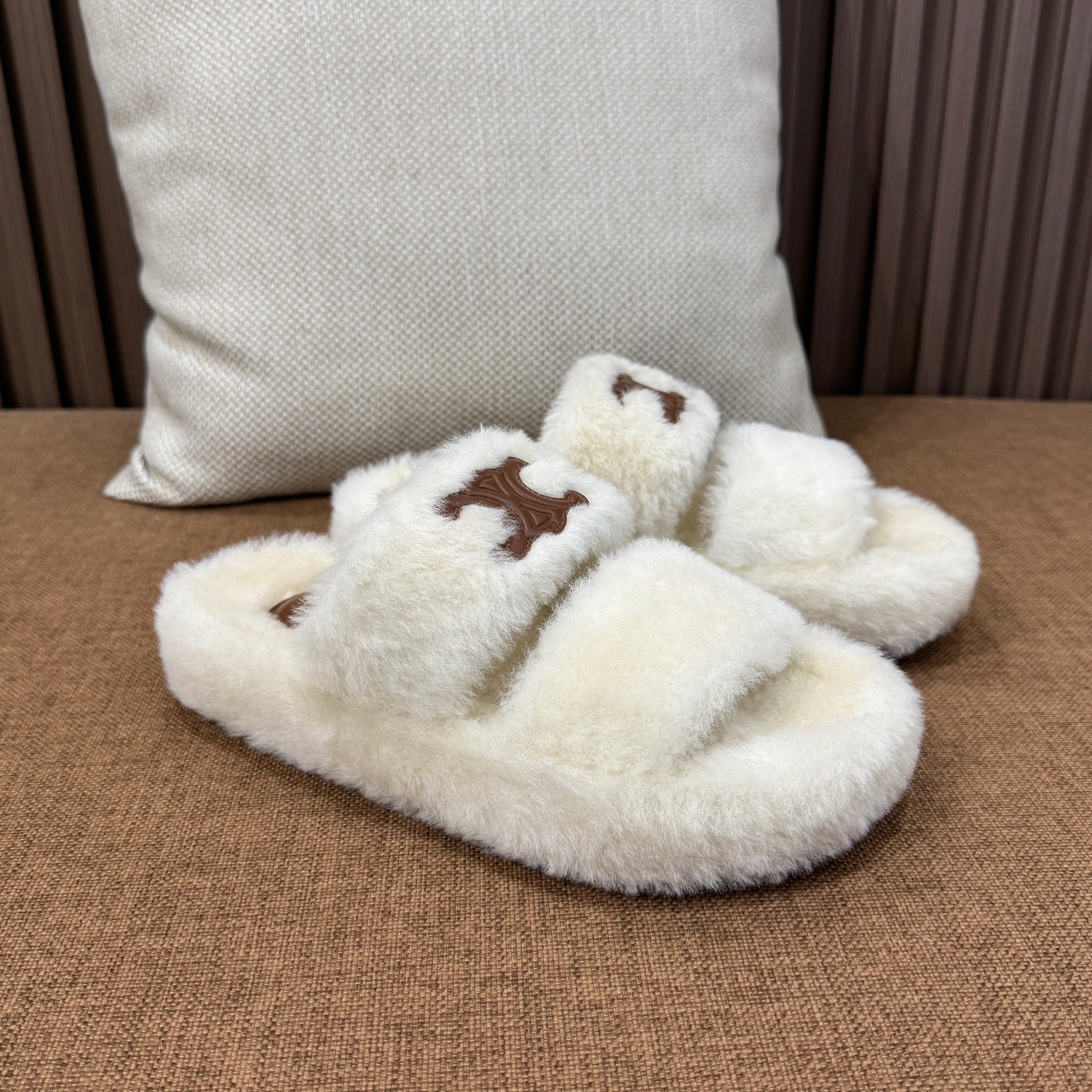 셀린느 트리옹프 슬라이드 시어링