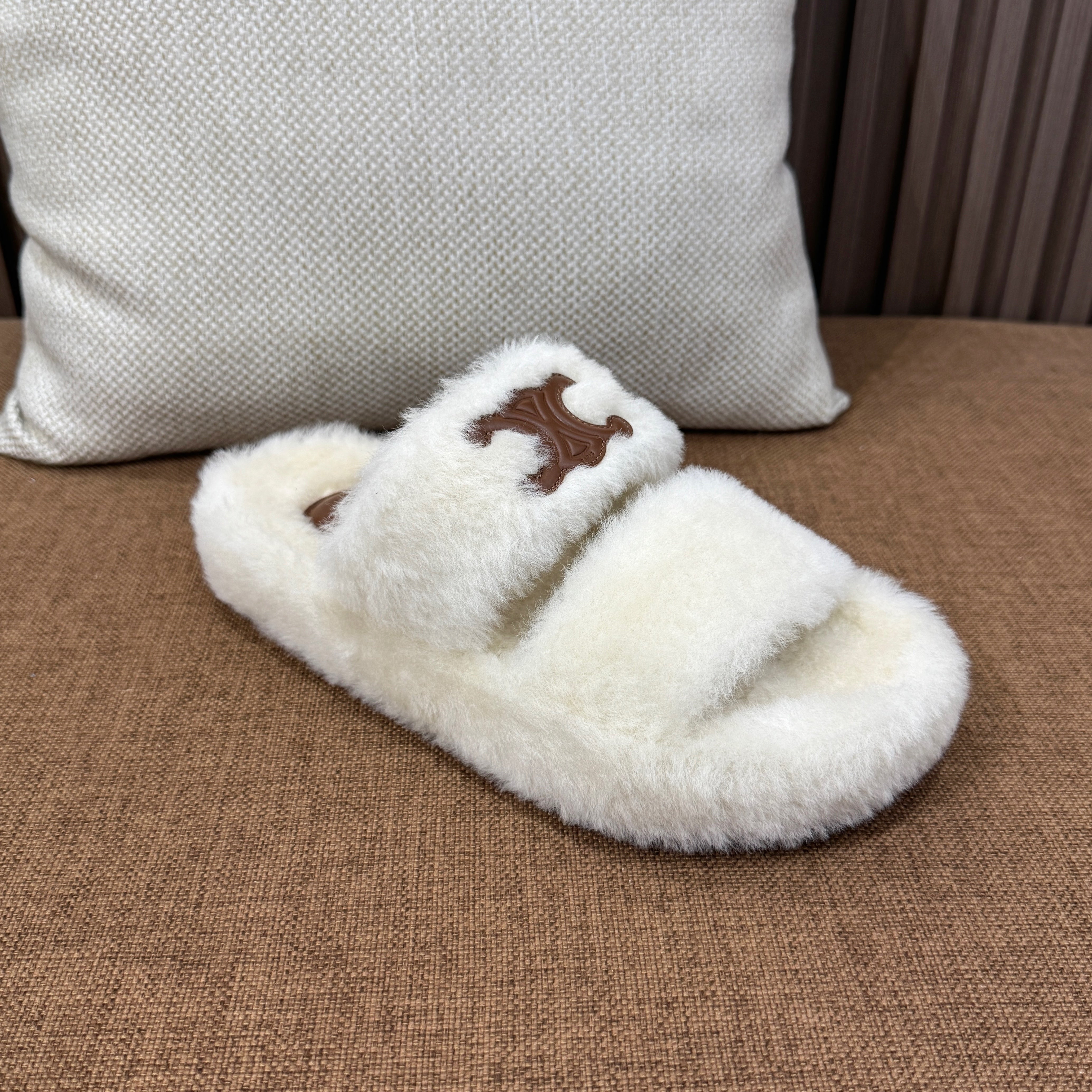 셀린느 트리옹프 슬라이드 시어링