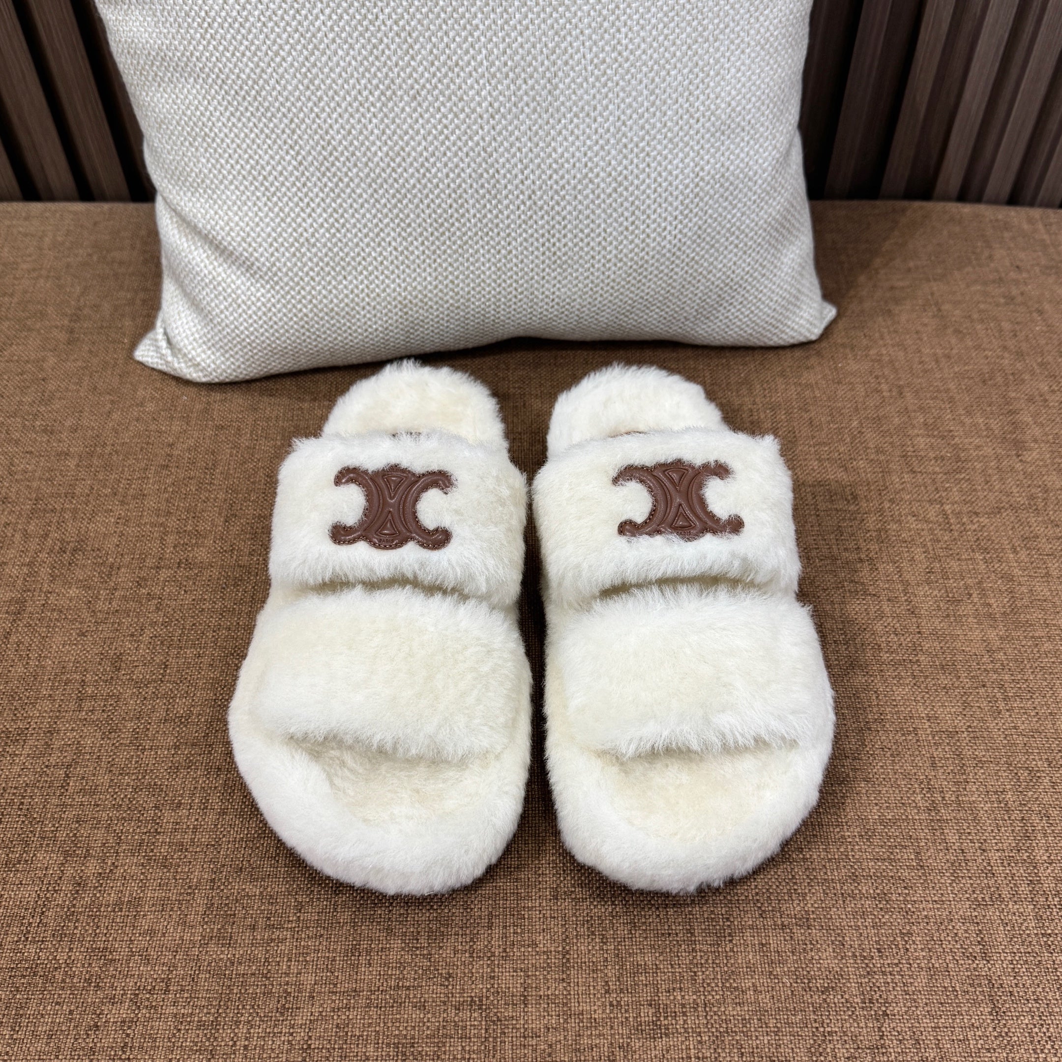 셀린느 트리옹프 슬라이드 시어링