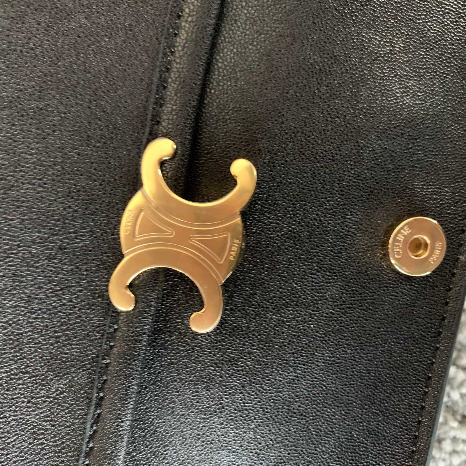 셀린느 소프트 트리옹프 베사체