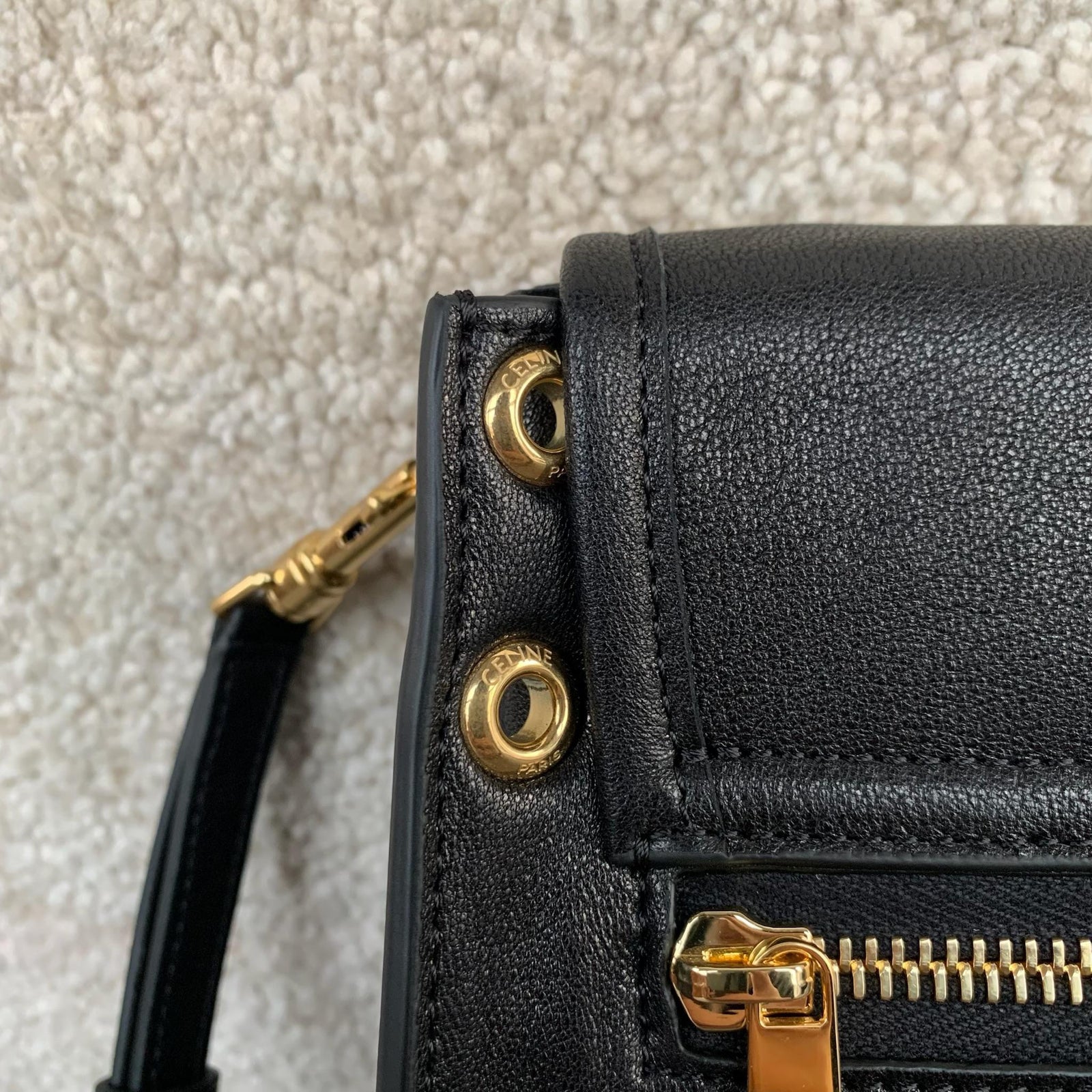 셀린느 소프트 트리옹프 베사체