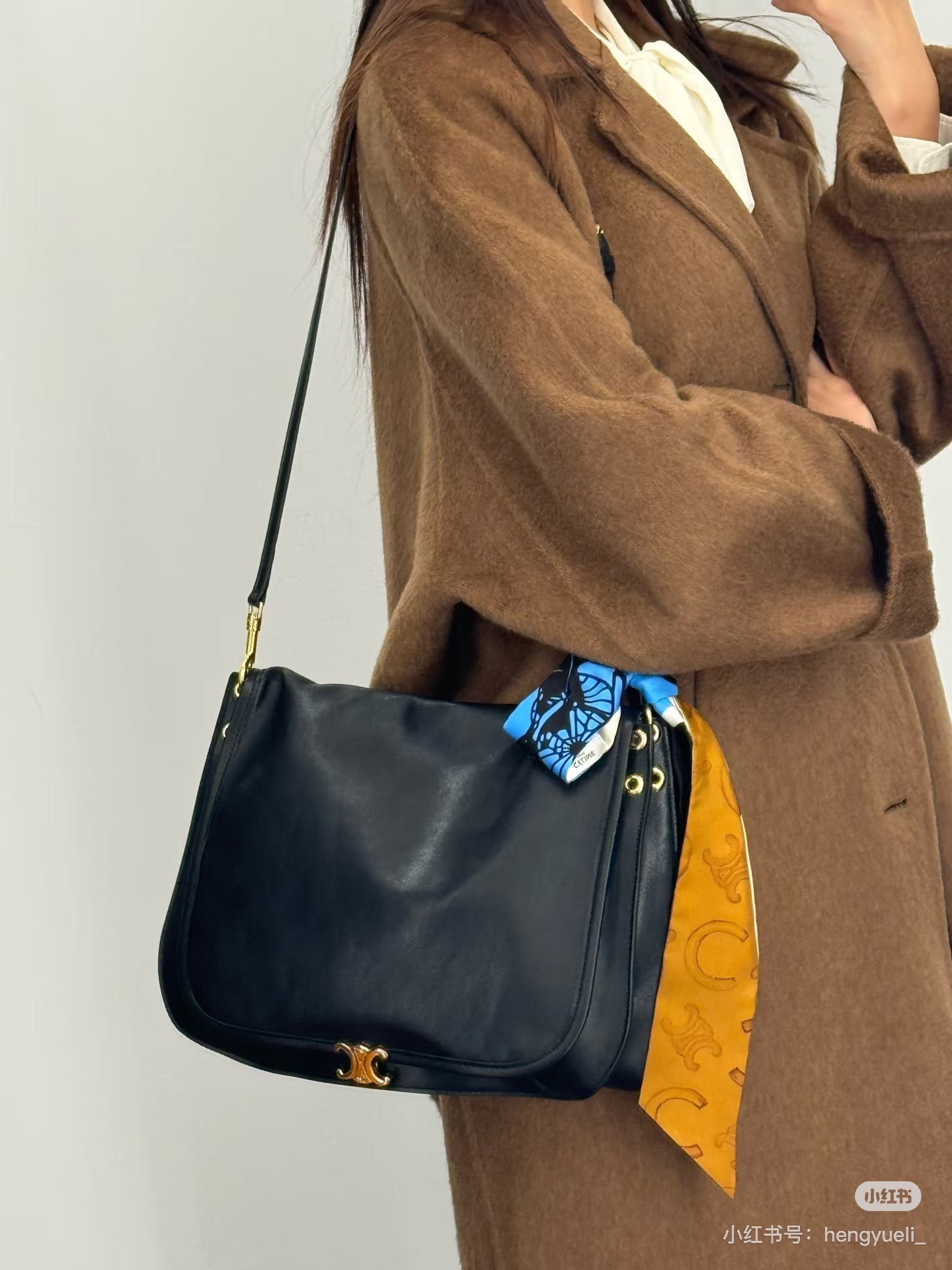 셀린느 소프트 트리옹프 베사체