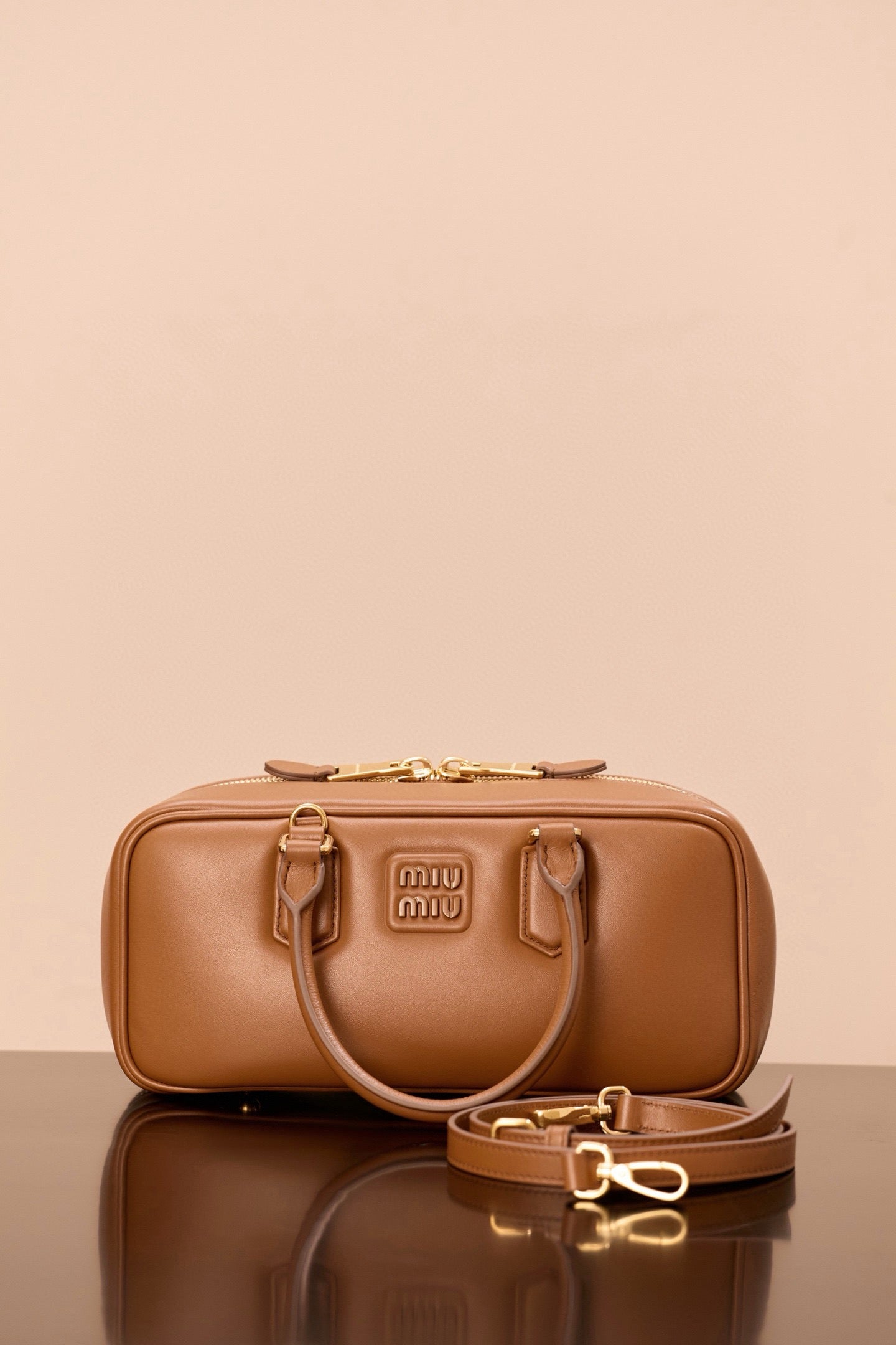 미우미우 아르카디 라지