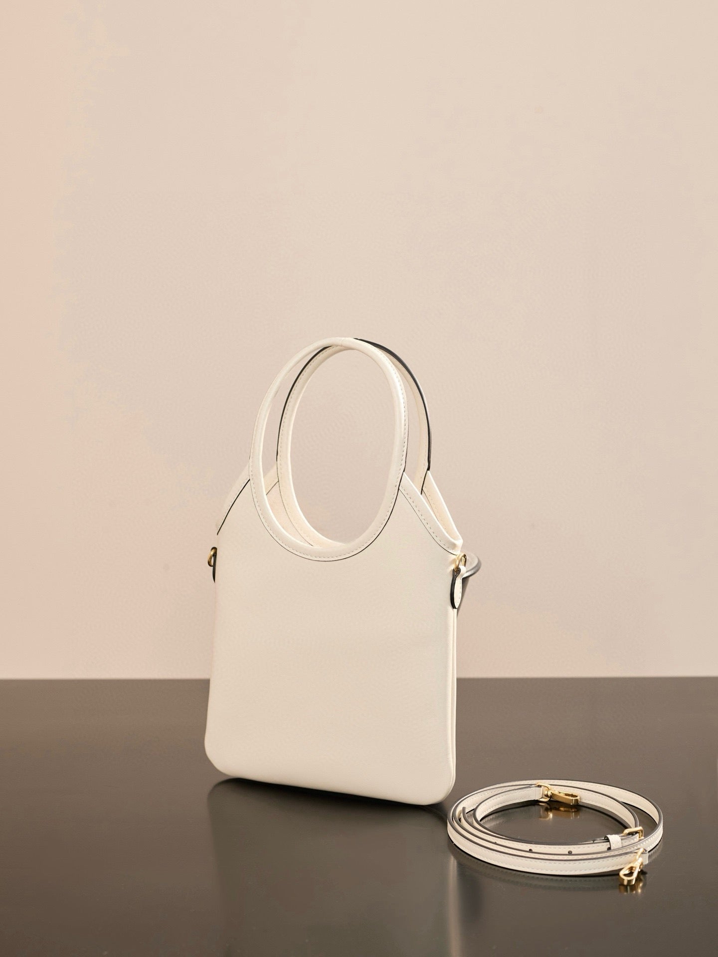 미우미우 아이비백 미니 (화이트)