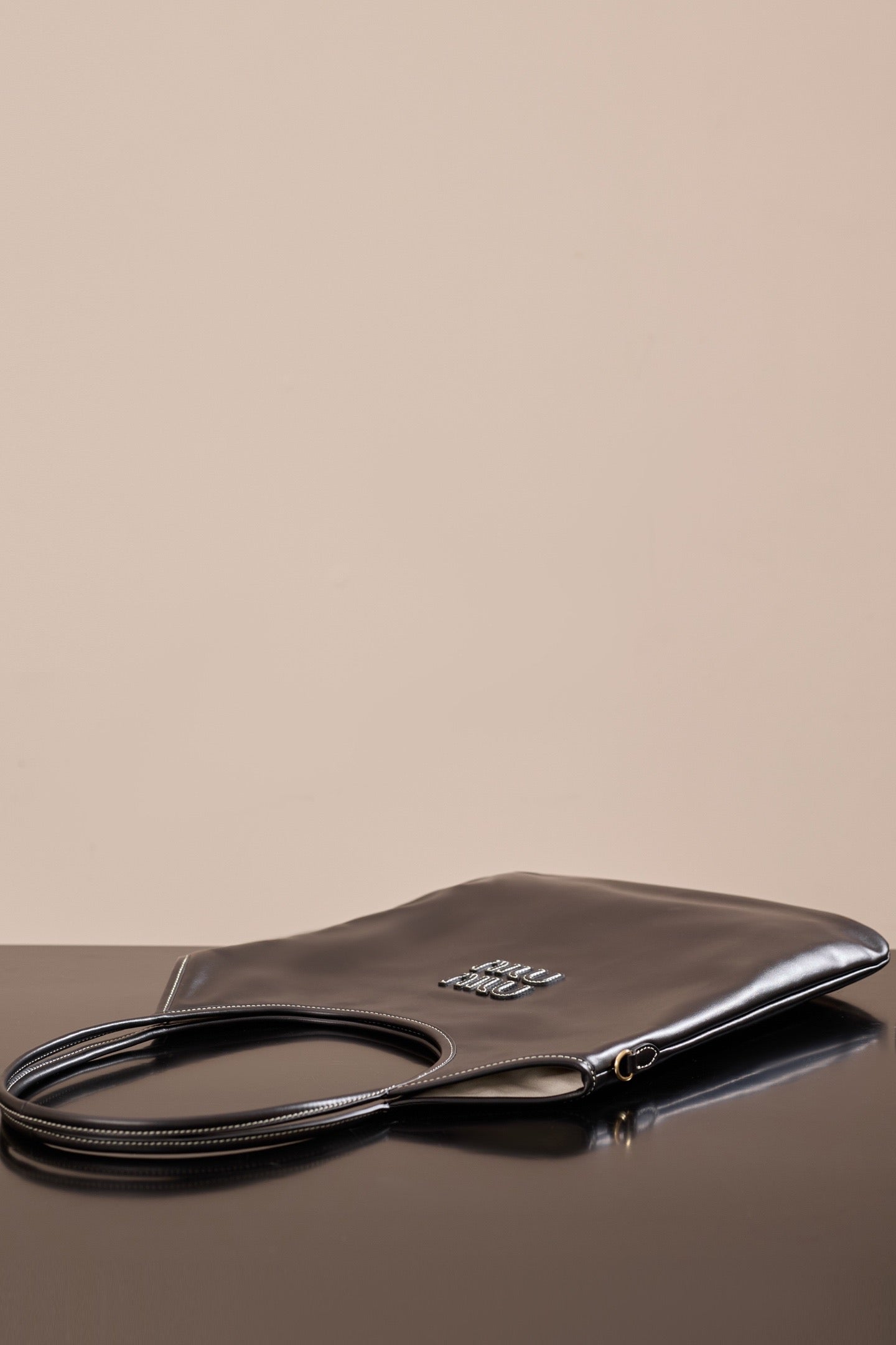 미우미우 아이비백 레귤러