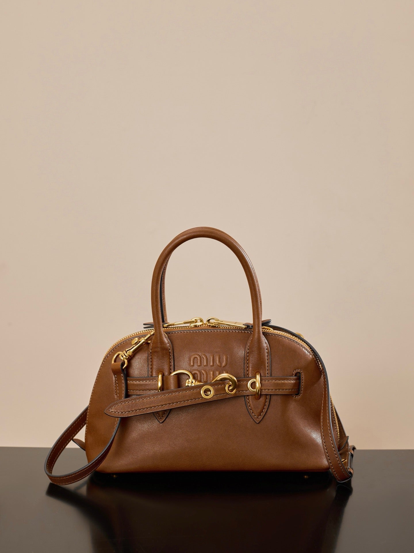 미우미우 아방뛰르 나파 가죽 탑 핸들 백 스몰